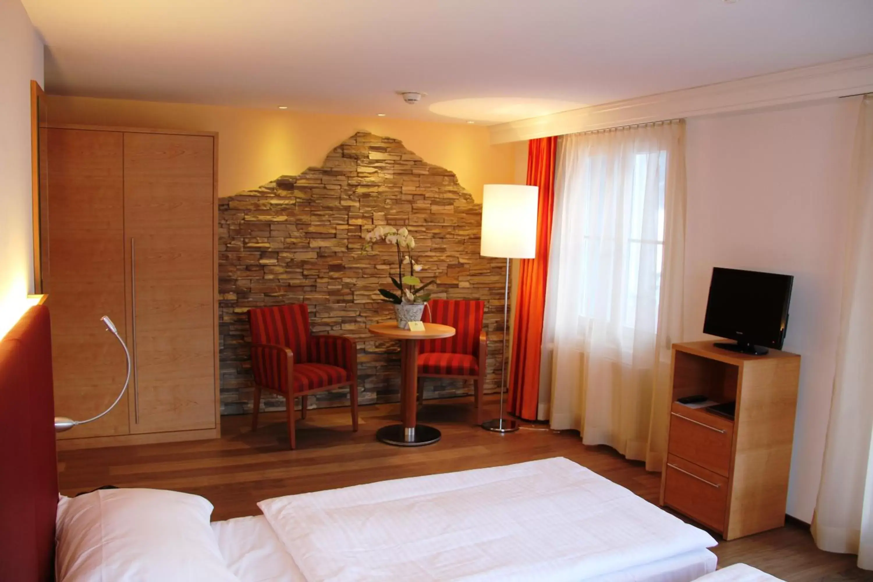 Photo of the whole room, TV/Entertainment Center in Parkhotel Schoenegg