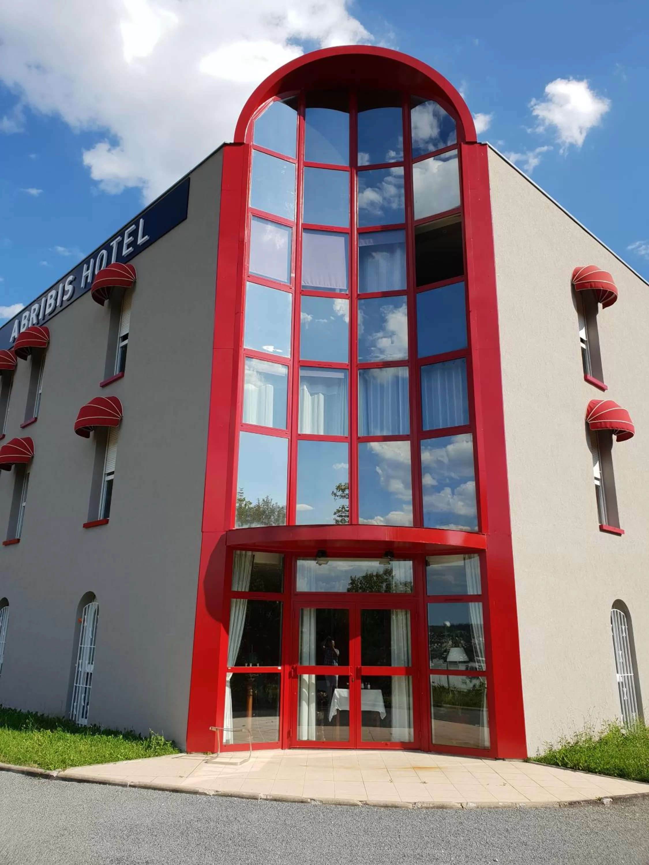 Property building in L'Abribis