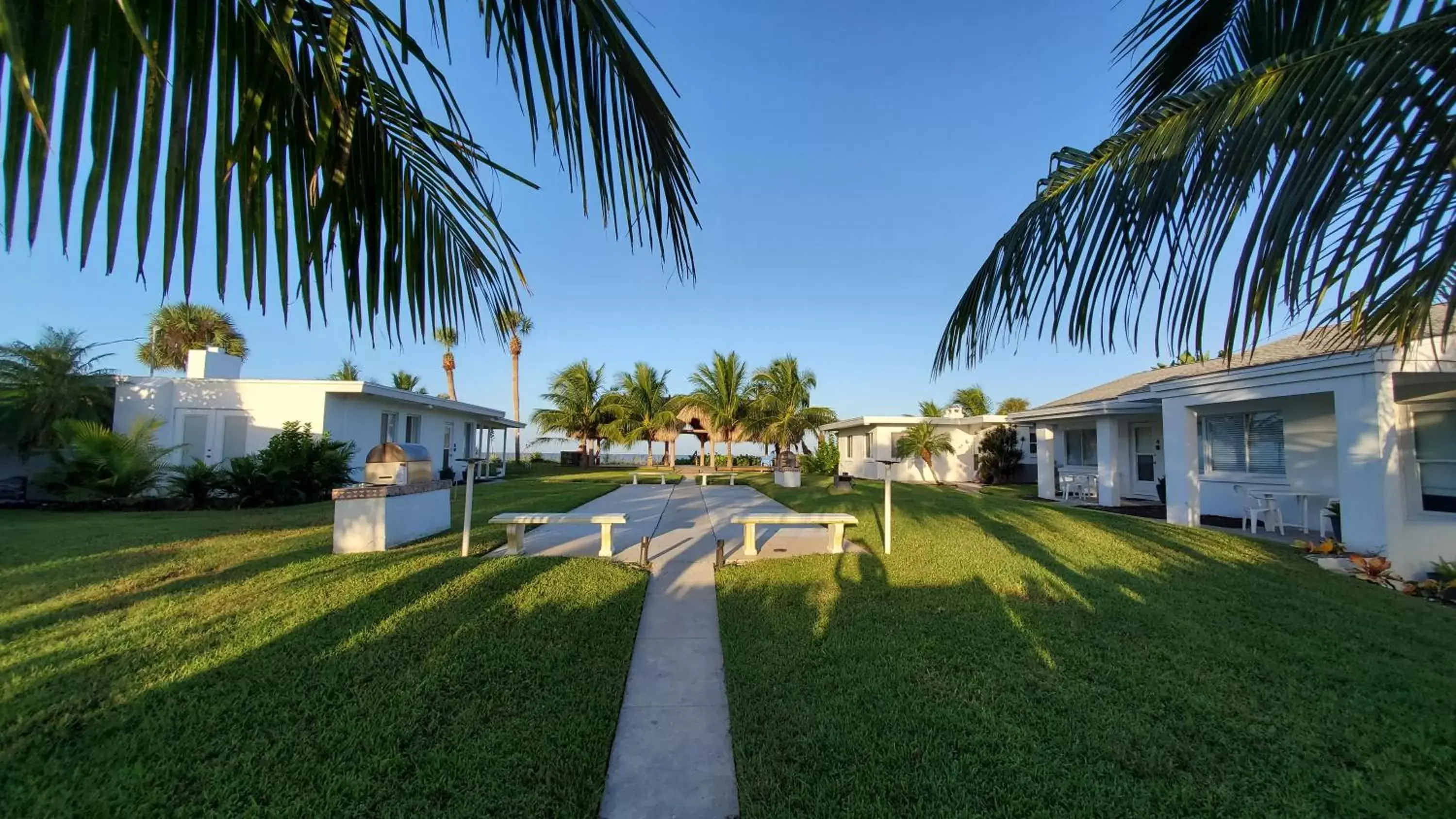 Property building, Garden in Casey Key Resort - Gulf Shores