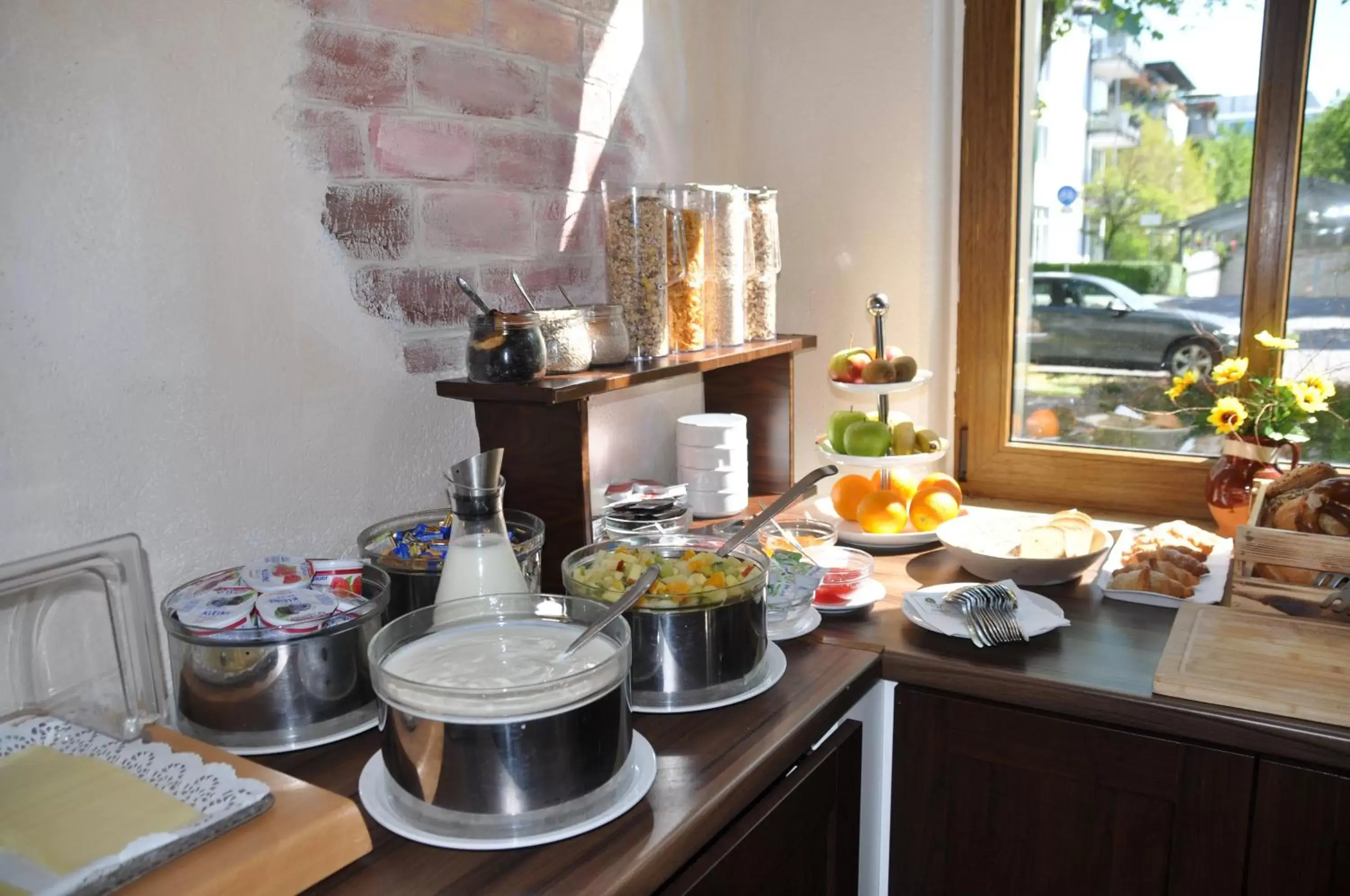 Buffet breakfast in Hotel Perlach Allee by Blattl