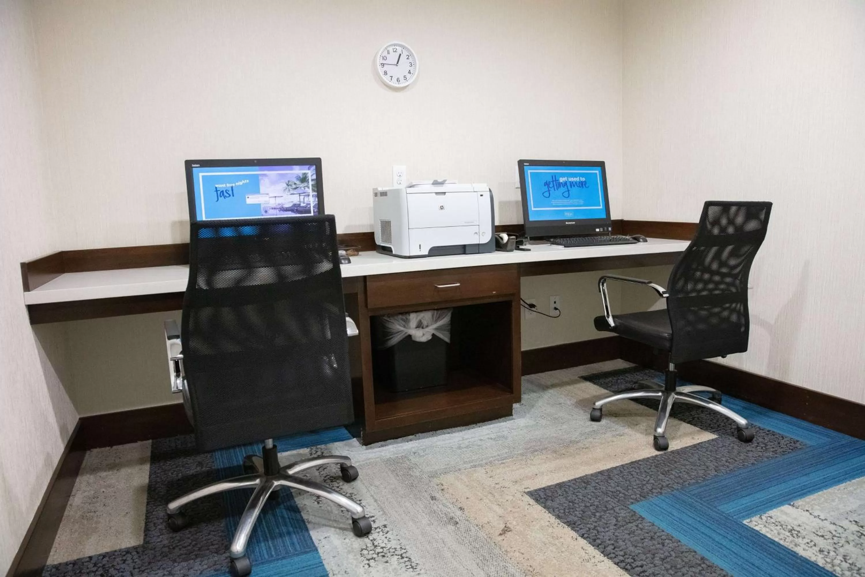 Business facilities in Hampton Inn Toledo Oregon