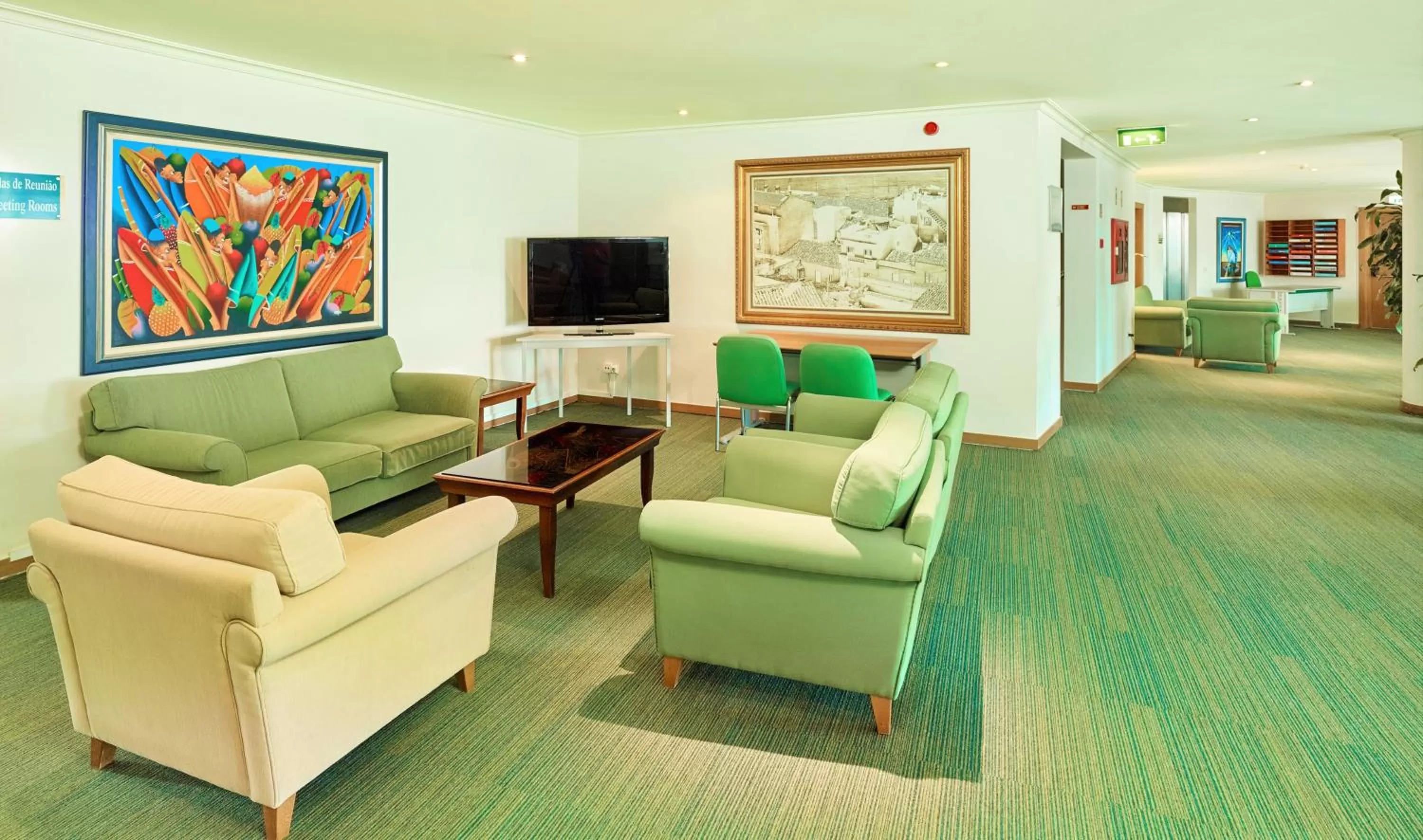 Communal lounge/ TV room in Hotel Baia Grande