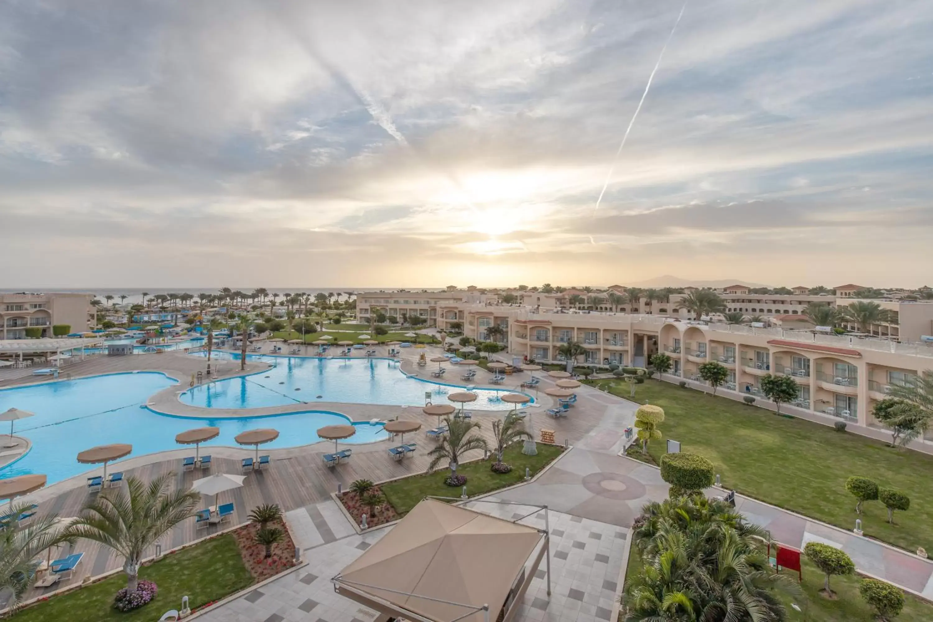 Bird's eye view, Pool View in Pickalbatros Royal Moderna Sharm "Aqua Park"