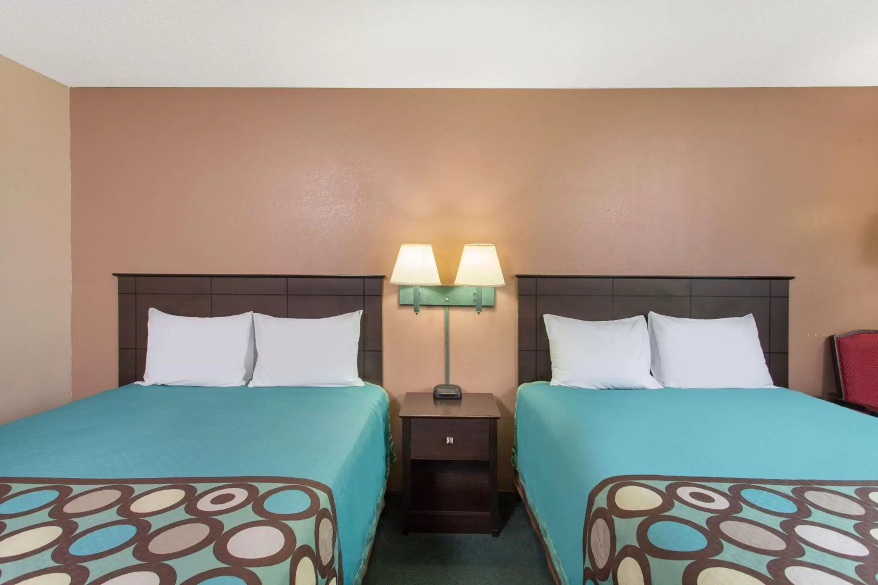 Photo of the whole room, Bed in Super 8 by Wyndham Austin MN Photo of the whole room, Bed in Super 8 by Wyndham Austin MN