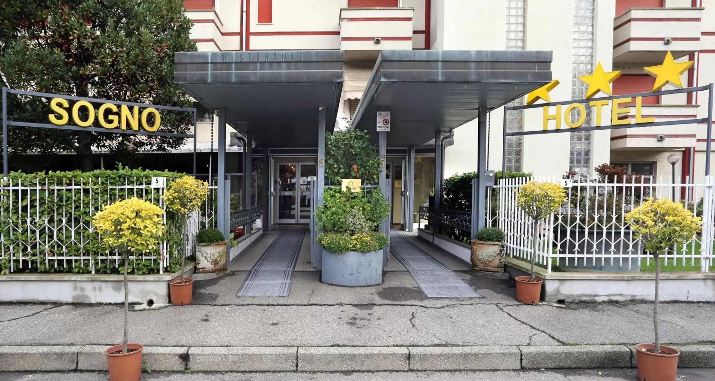 Facade/entrance in Hotel Residence Sogno