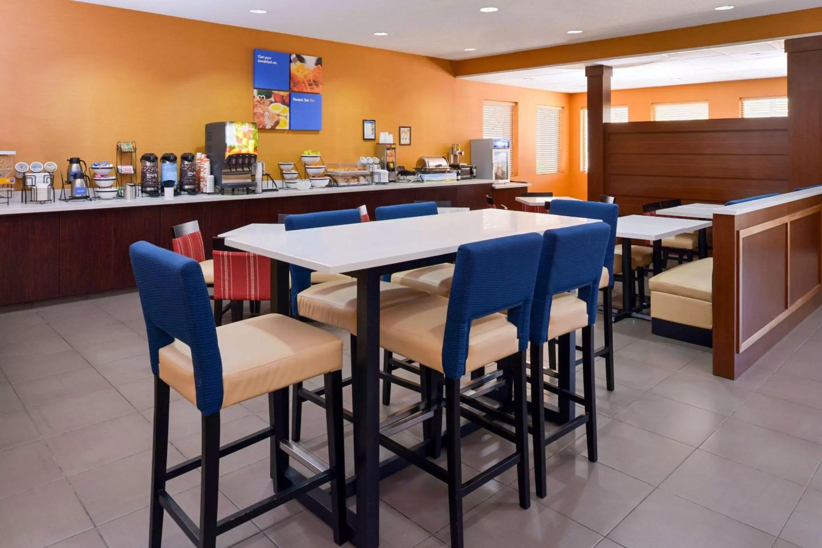 Restaurant/Places to Eat in Comfort Inn and Suites Joplin