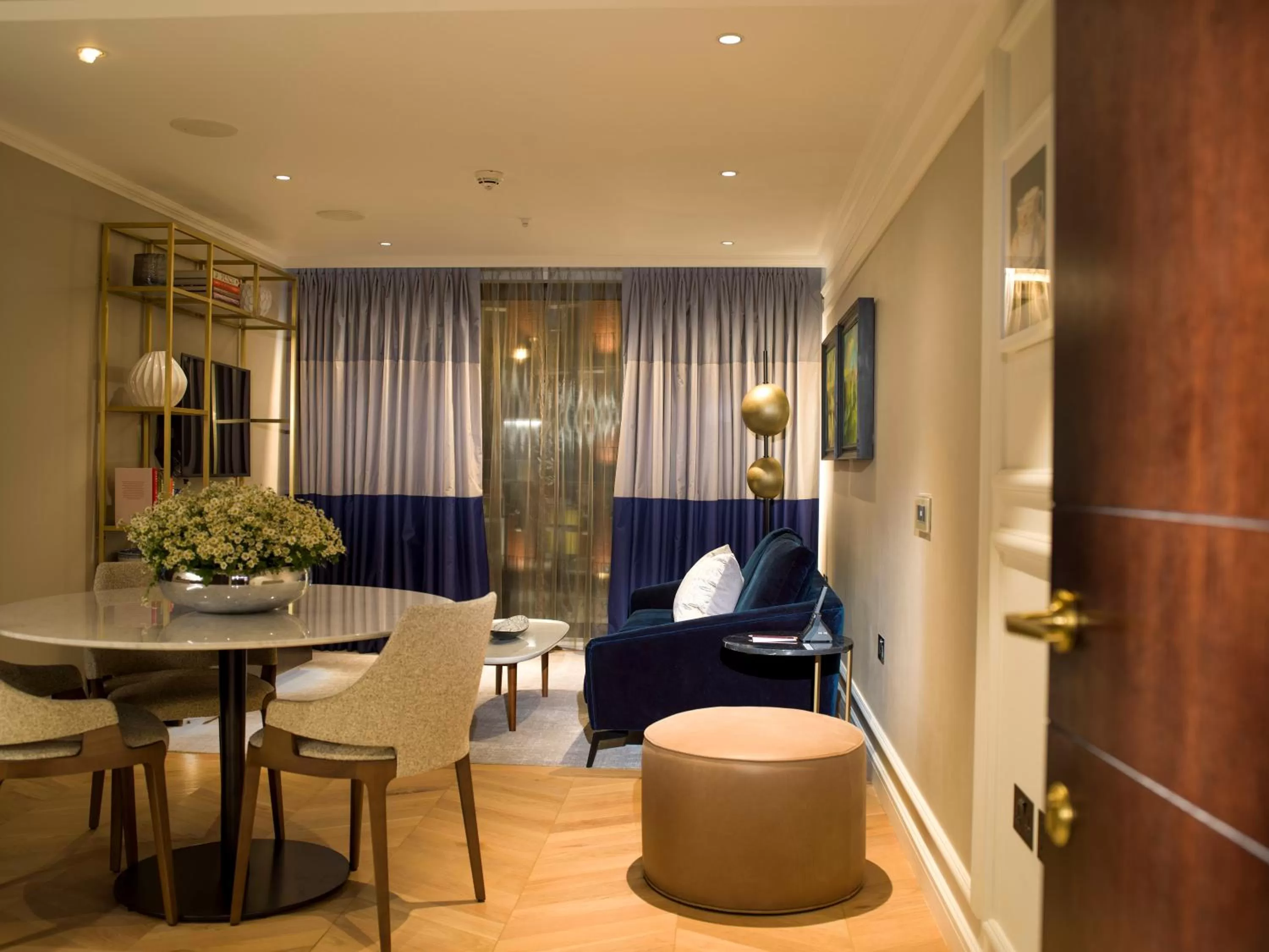 Seating area in The Guardsman - Preferred Hotels and Resorts