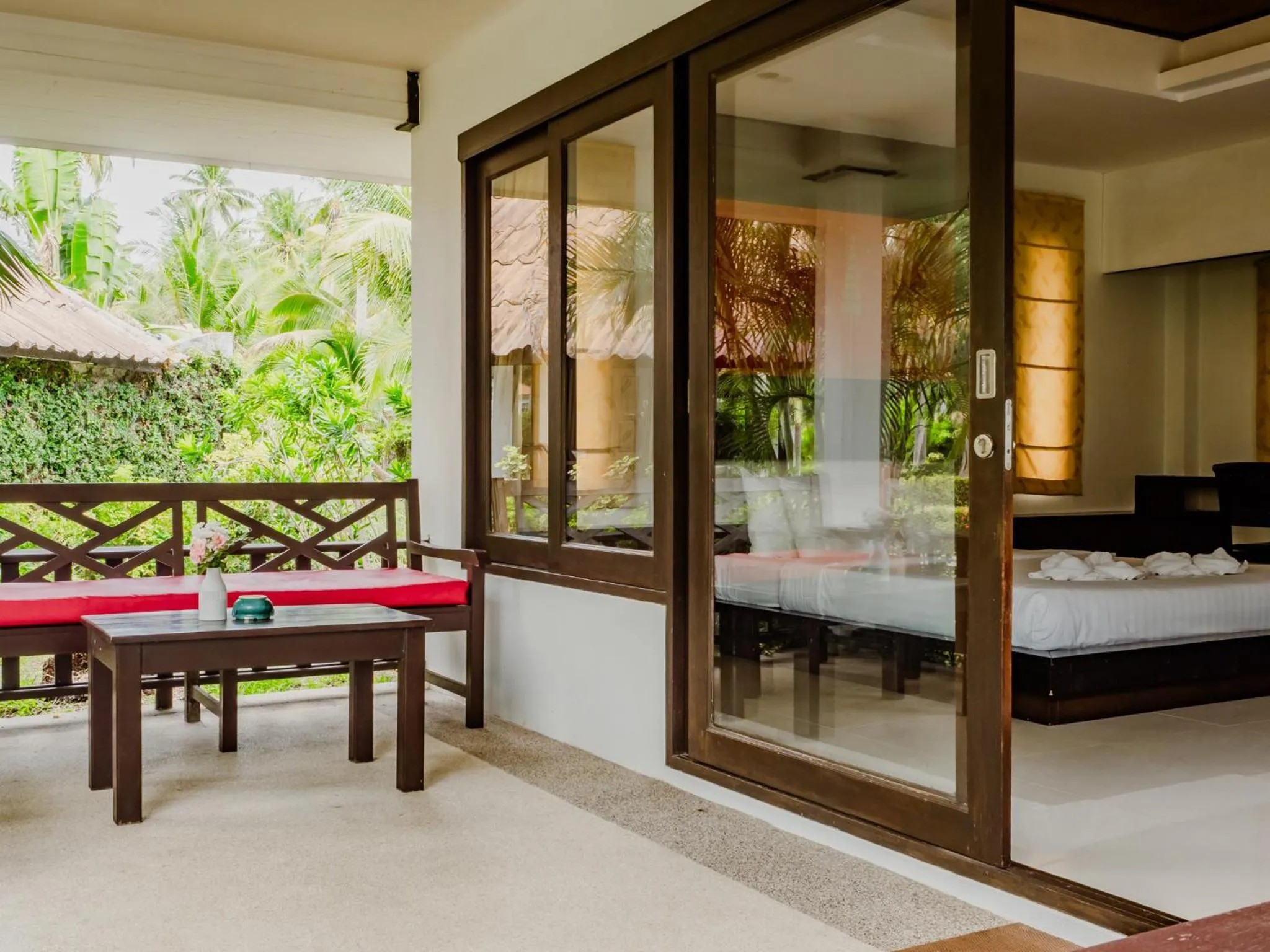 Bed in Am Samui Resort Taling Ngam