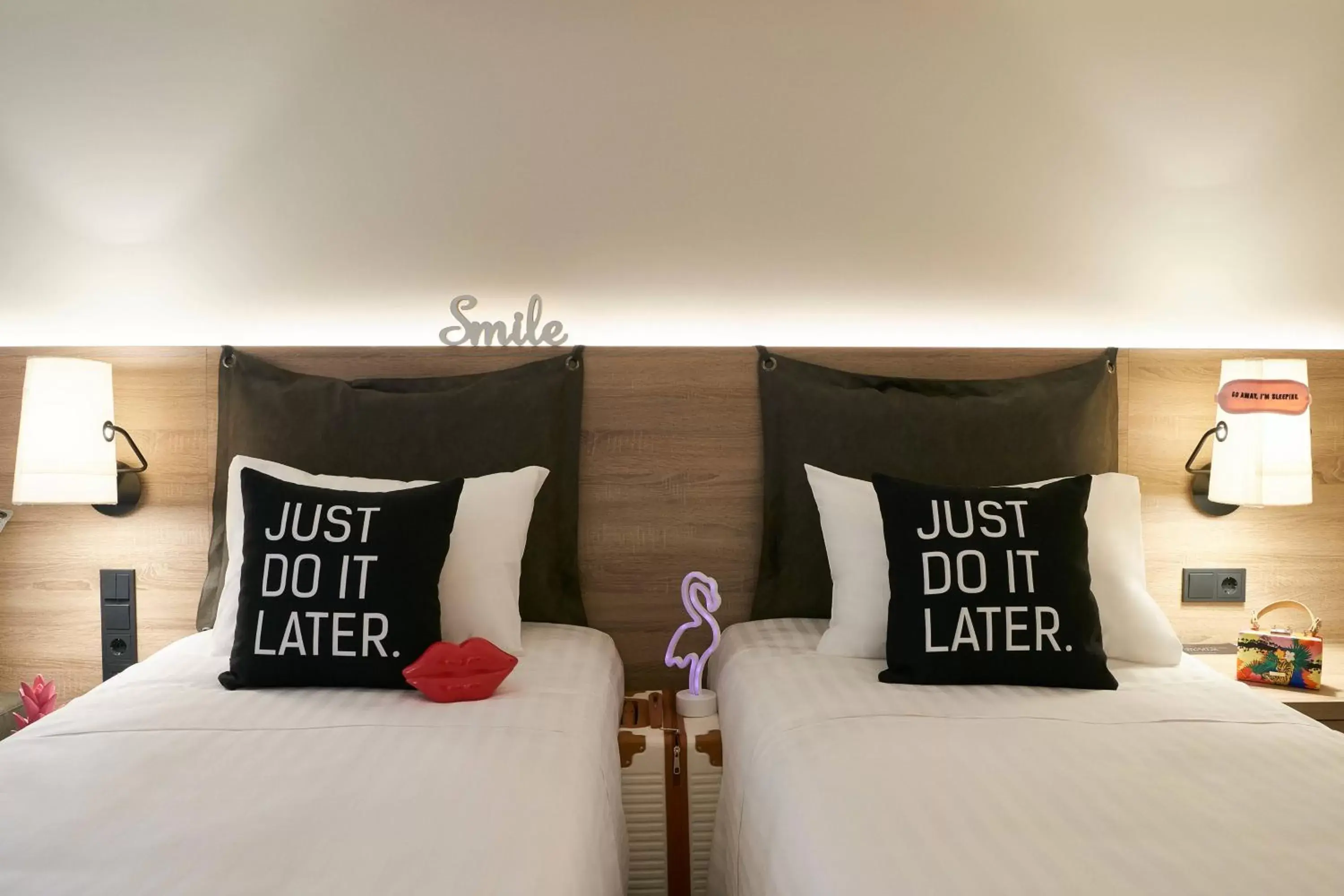 Photo of the whole room, Bed in Moxy Patra Marina