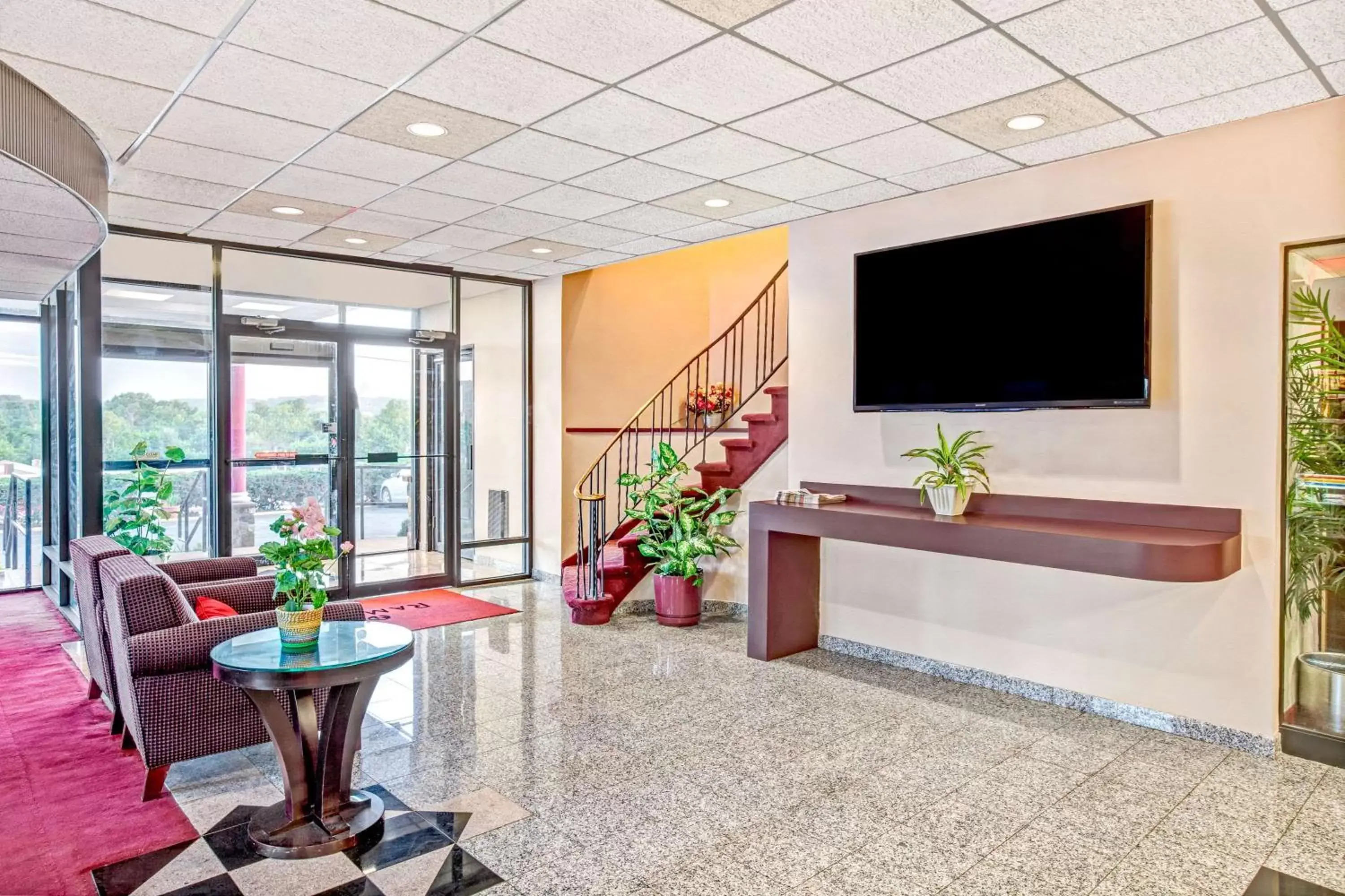 Lobby or reception, TV/Entertainment Center in Ramada by Wyndham Rockaway