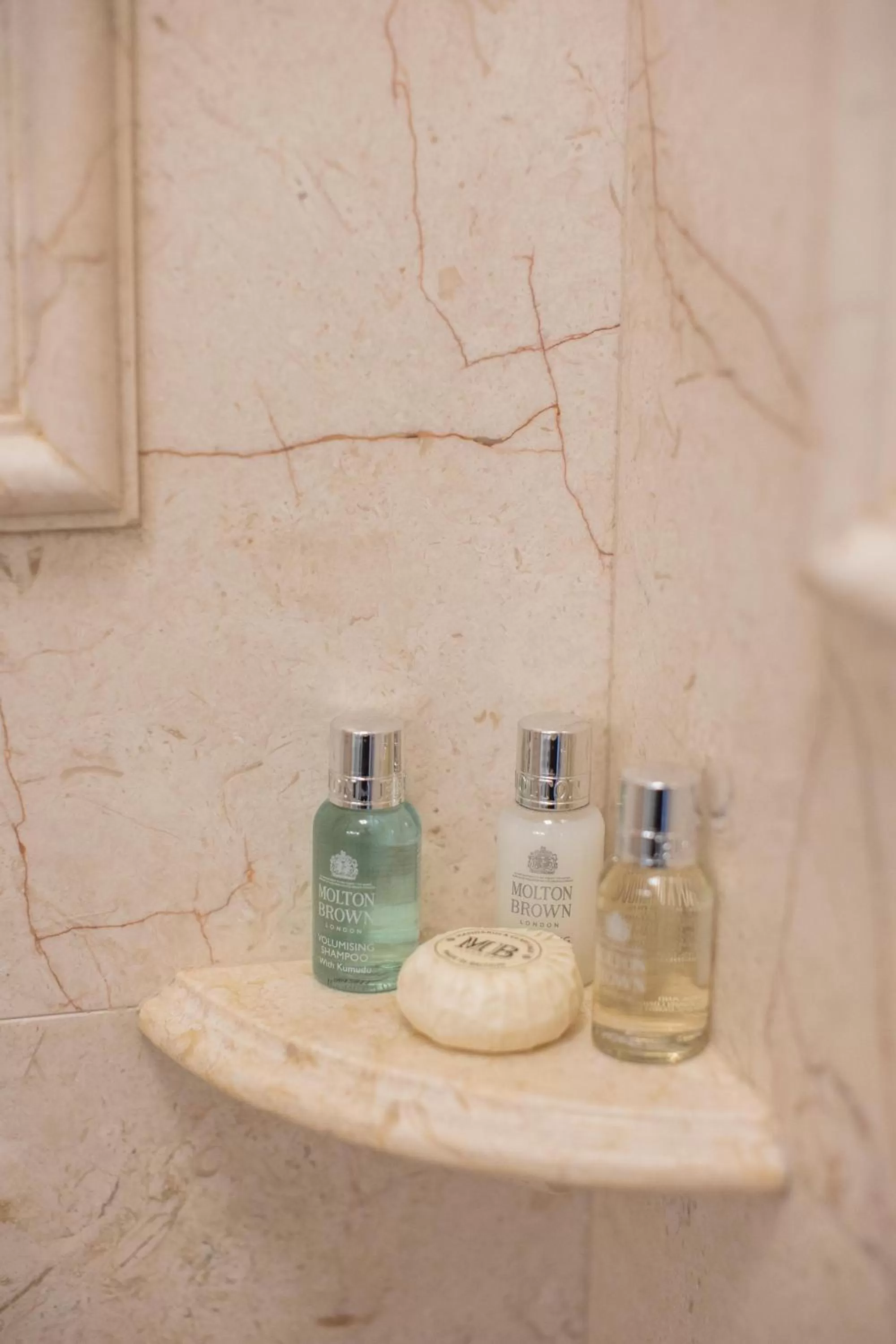 Bathroom in Estoril Vintage Hotel