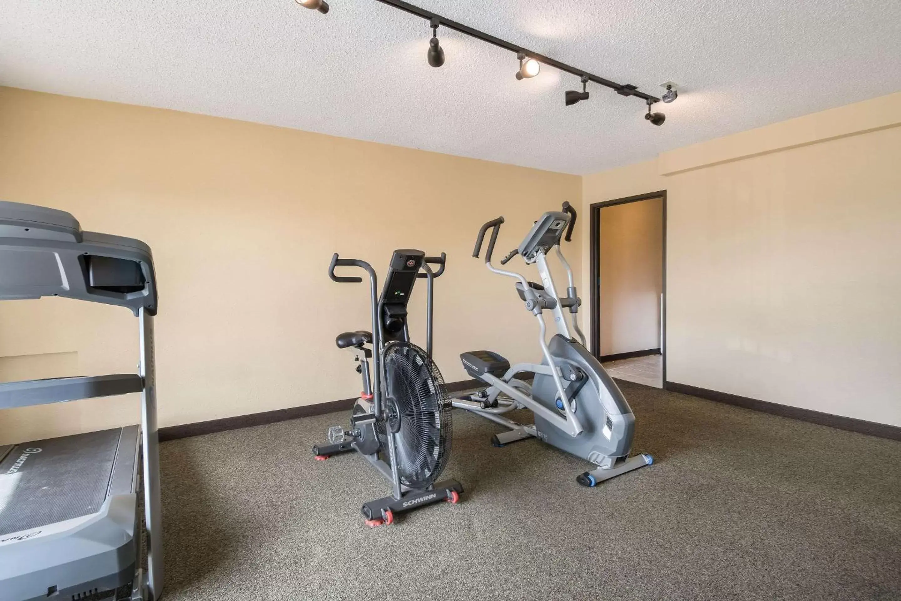 Spa and wellness centre/facilities, Fitness Center/Facilities in Rodeway Inn & Suites Portland - Jantzen Beach