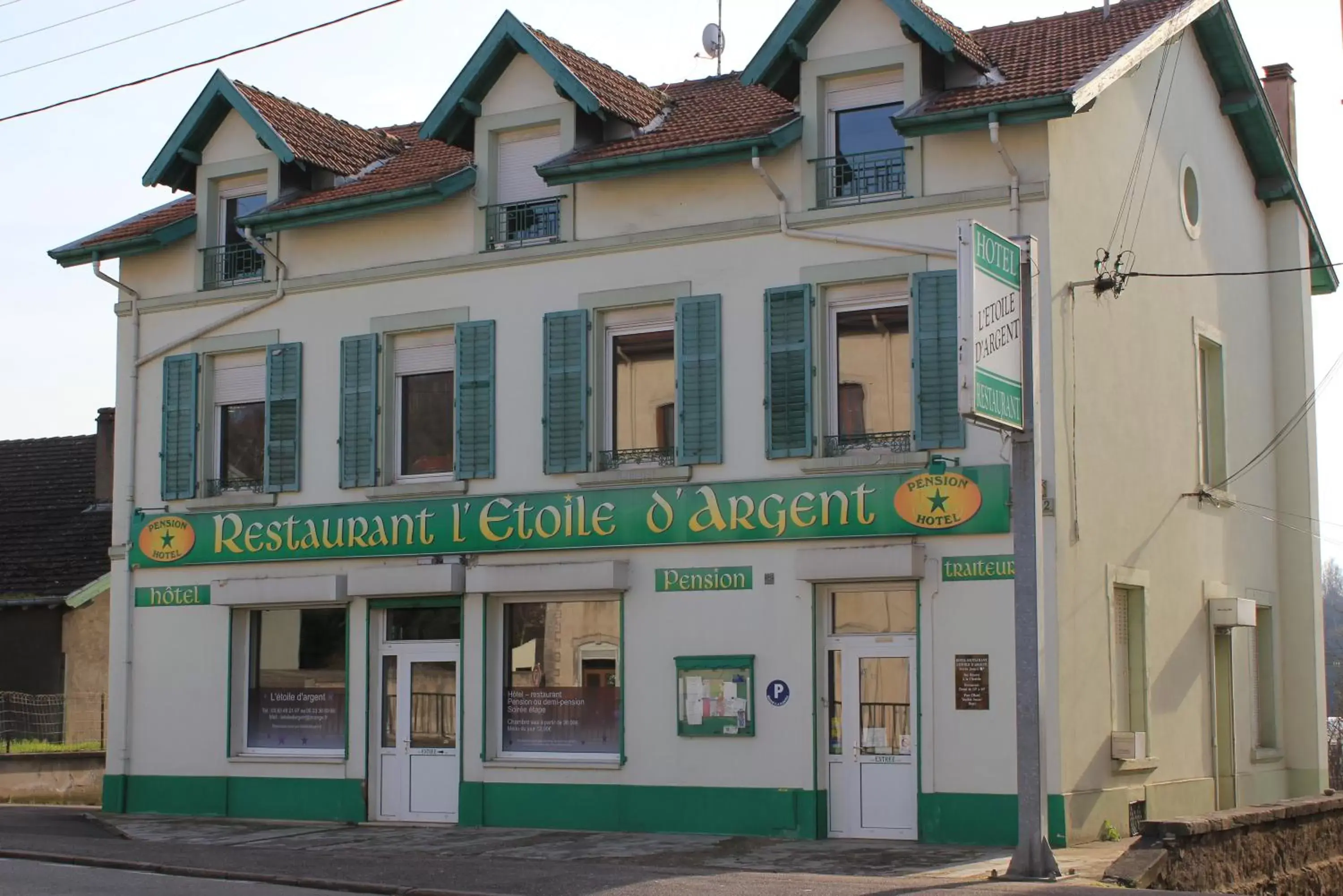 Facade/entrance, Property Building in L Etoile d'Argent