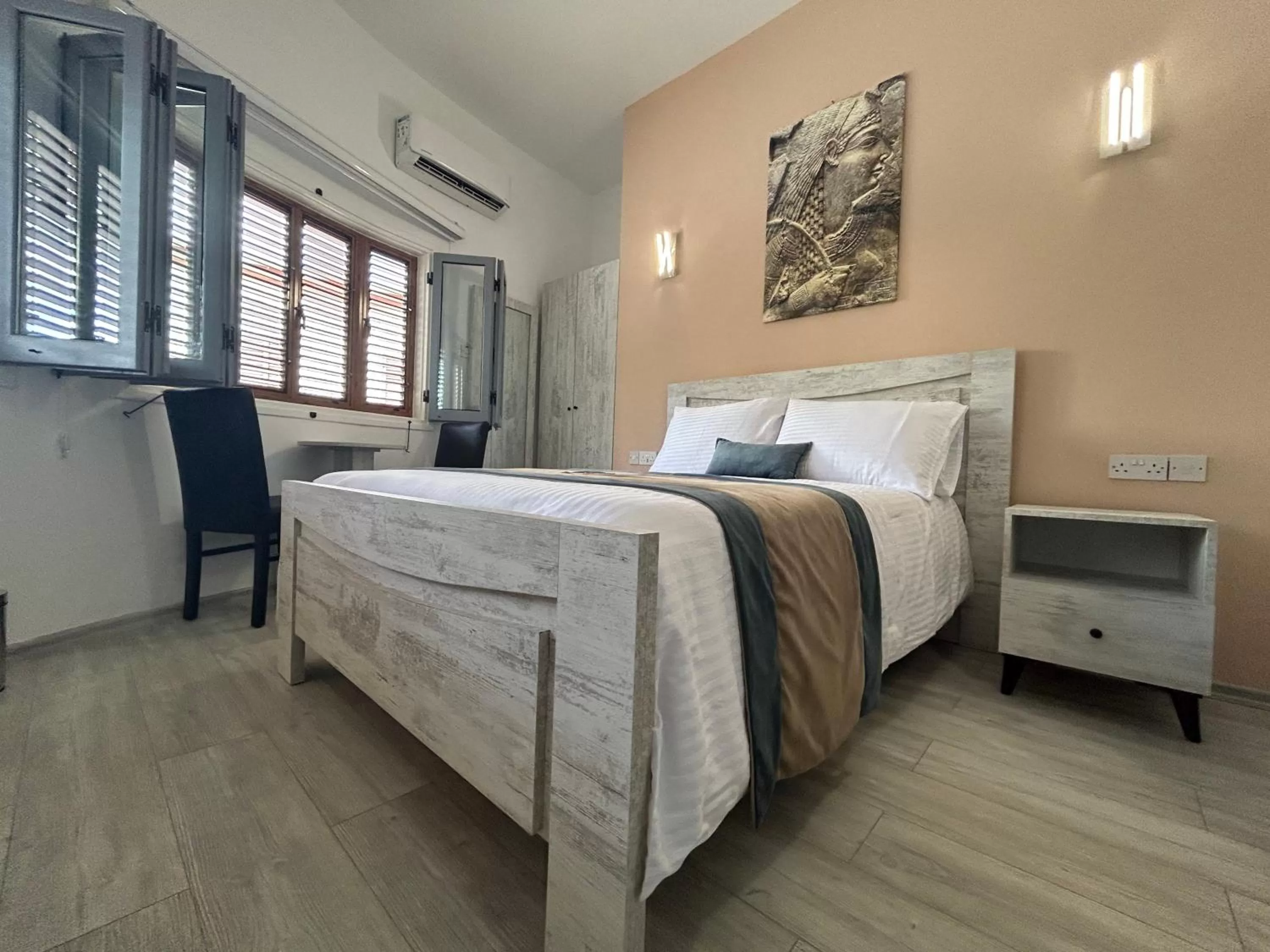 Royal Goddess Guest House, Walled City