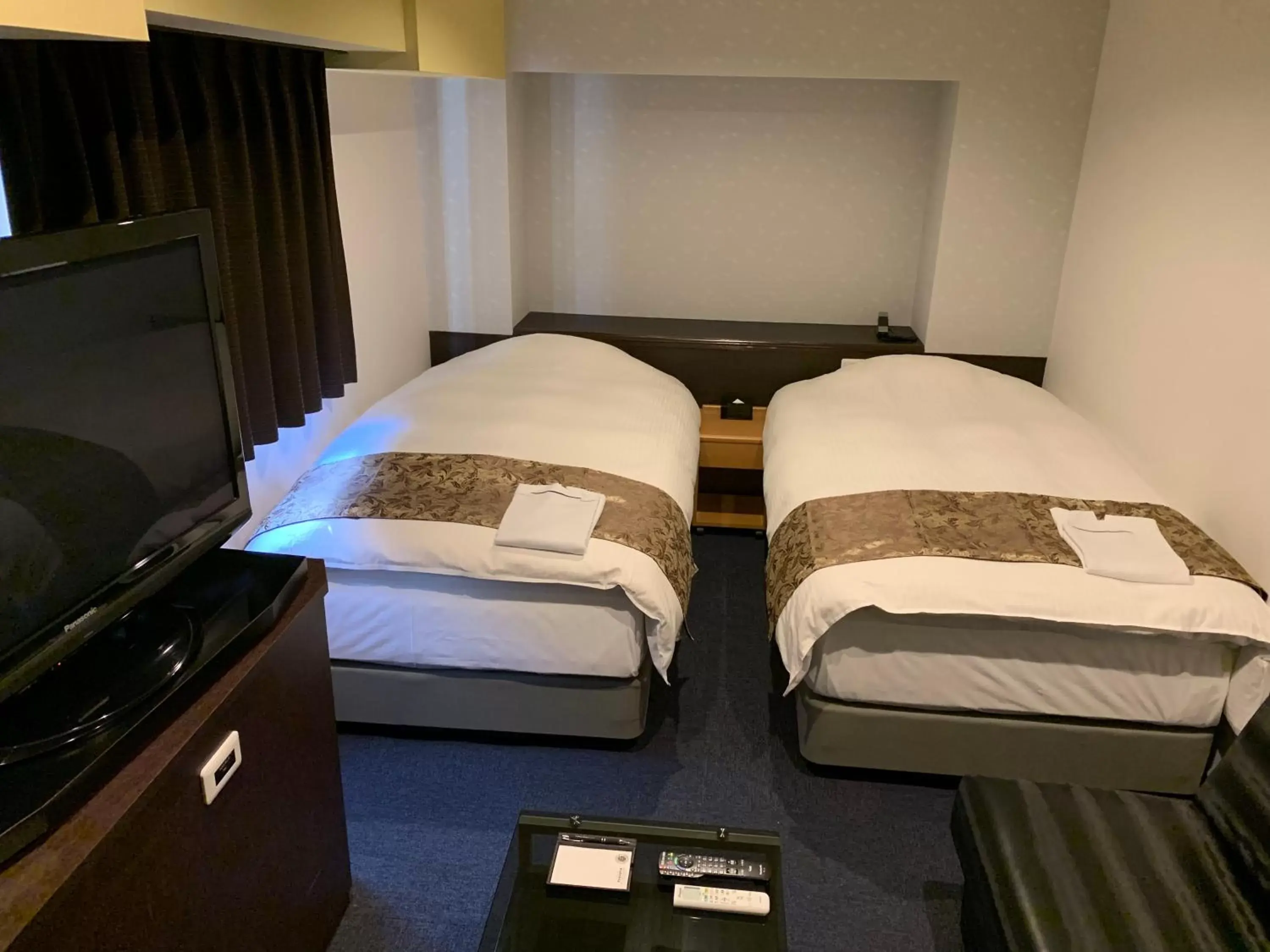 Photo of the whole room, Bed in Nagoyaeki Access Hotel