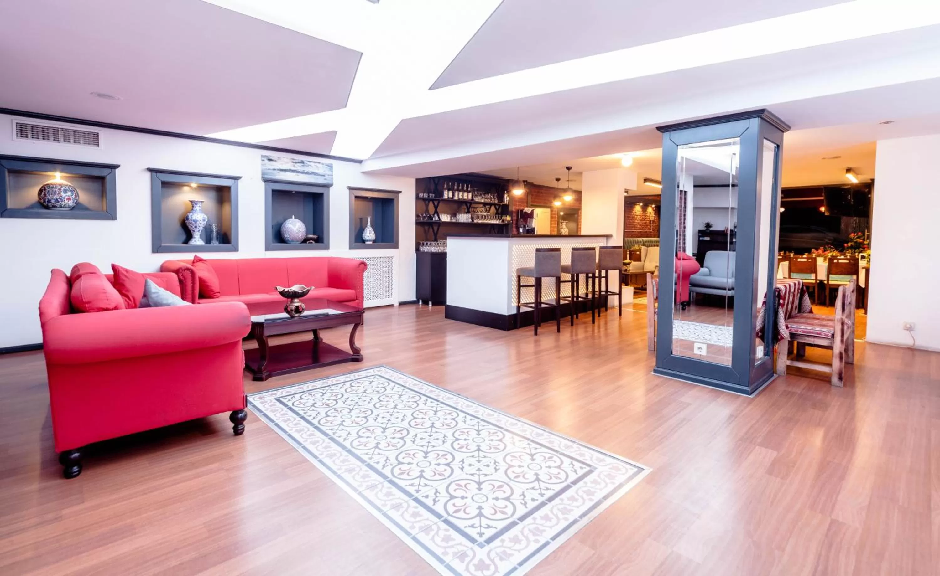 Restaurant/places to eat in Viva Deluxe Hotel