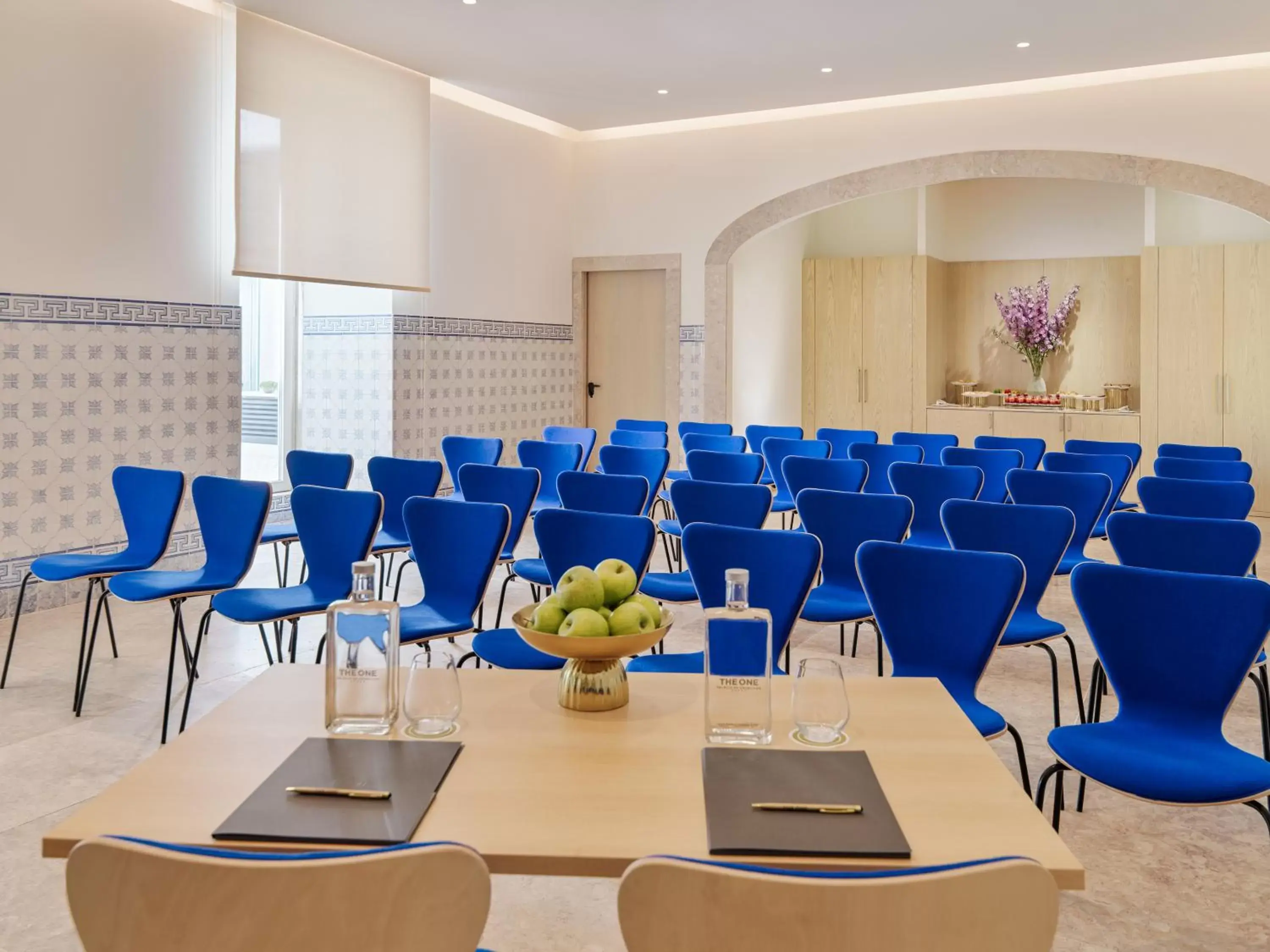 Meeting/conference room in The One Palácio da Anunciada