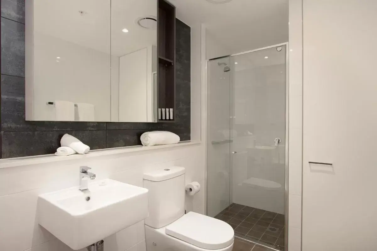 Bathroom in Silkari Suites at Chatswood