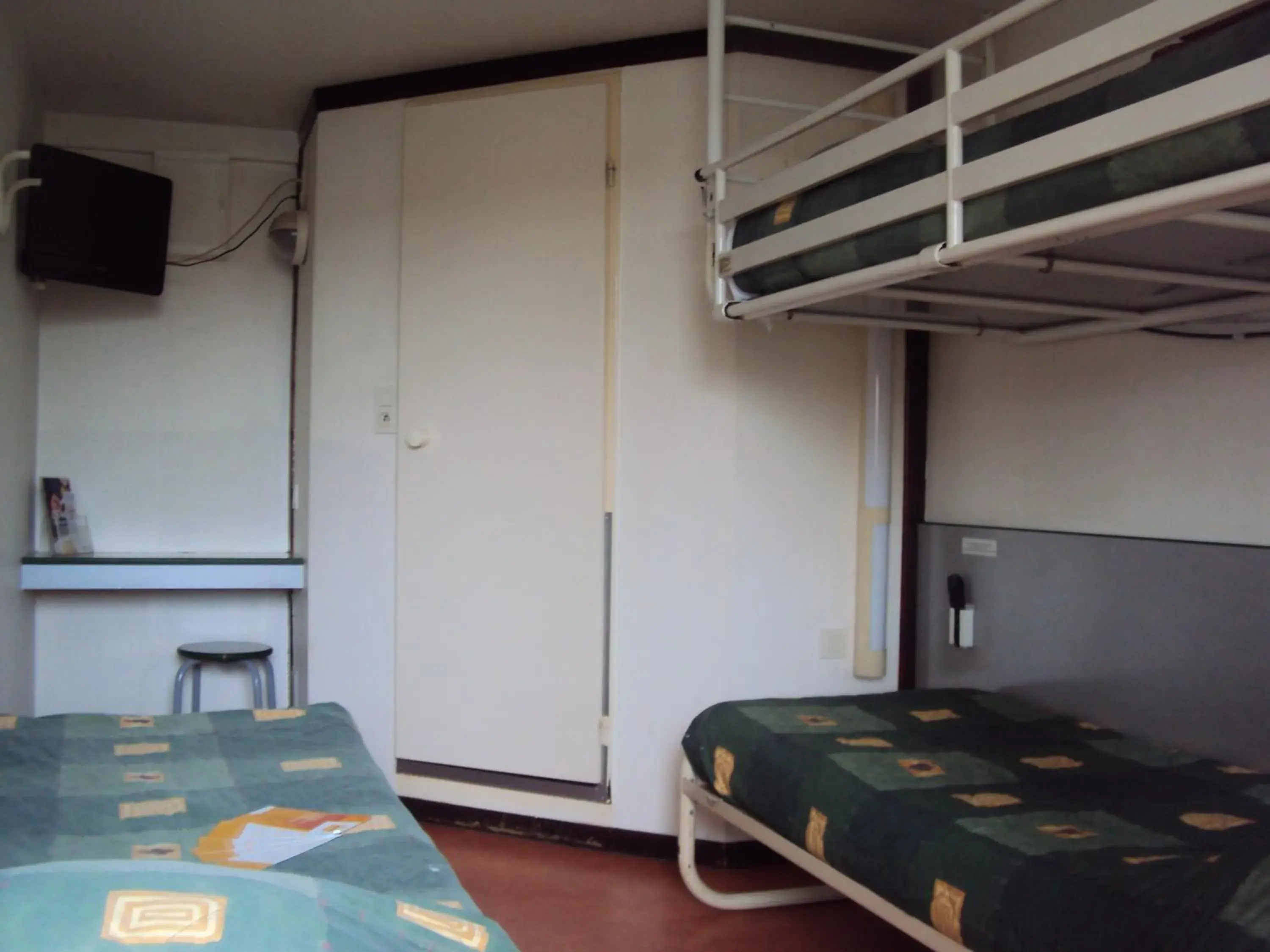Photo of the whole room, Bunk Bed in Premiere Classe Epinal