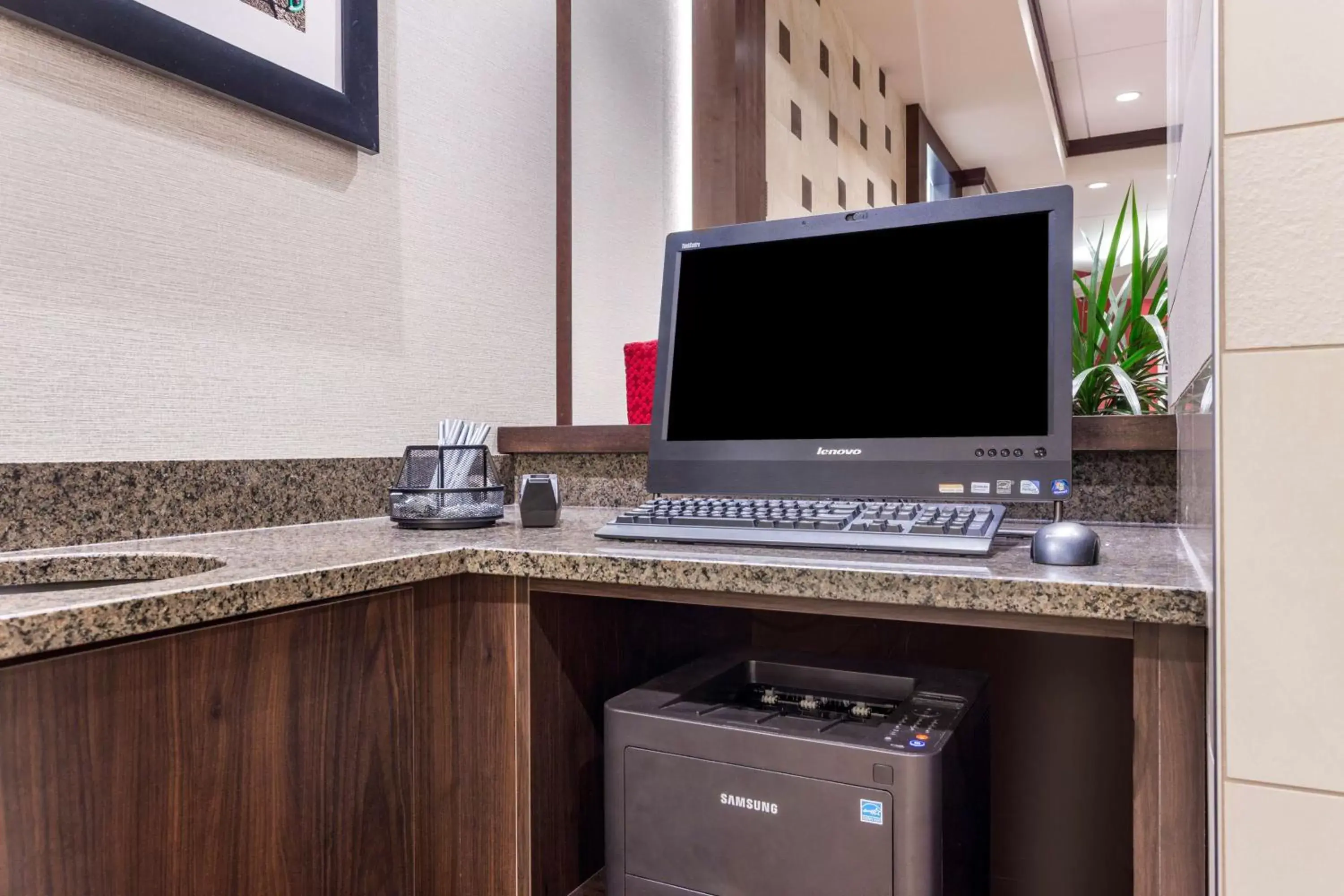 Business facilities in Hampton Inn & Suites Madison Downtown