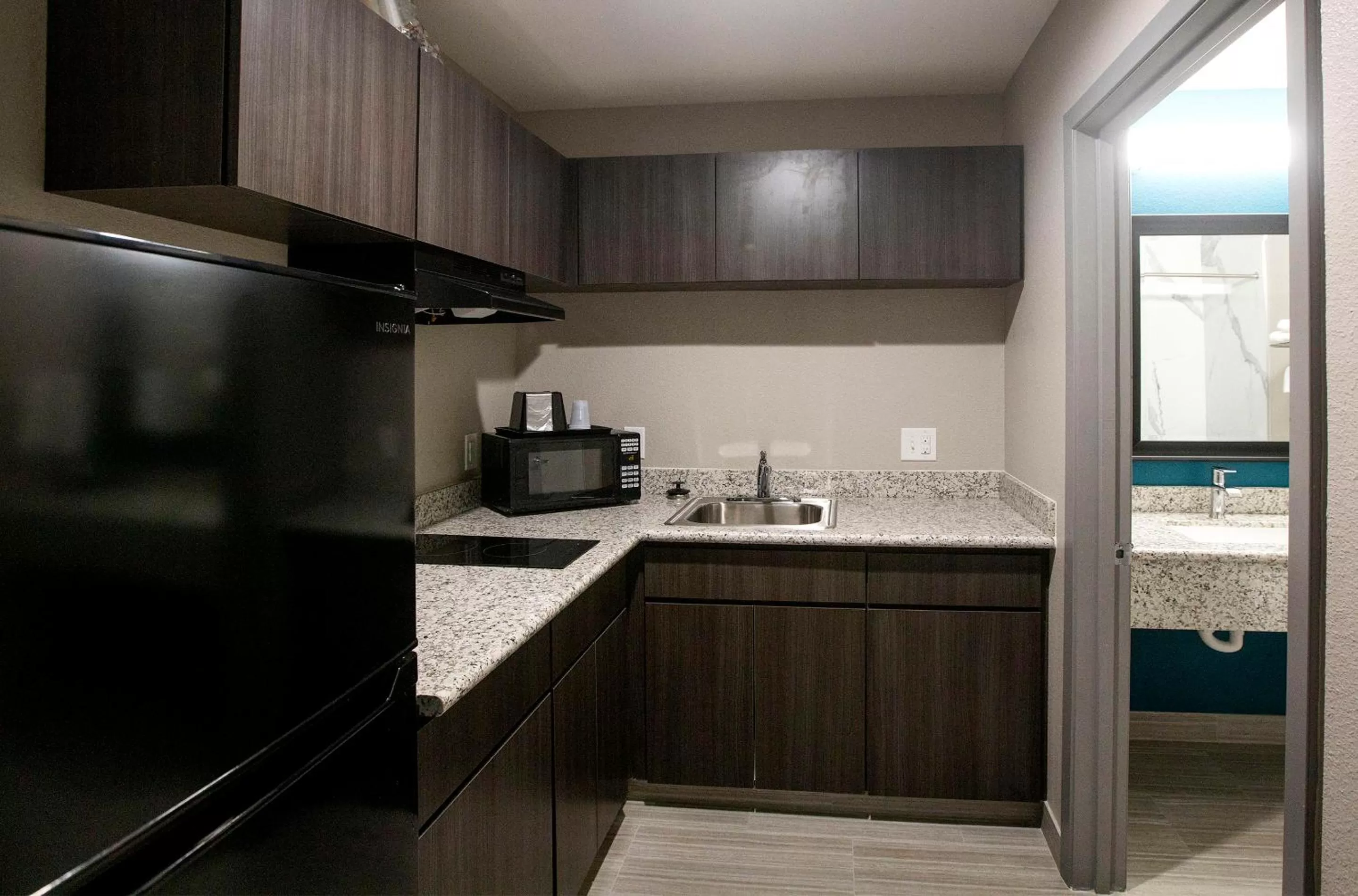 Kitchen or kitchenette in Express Inn