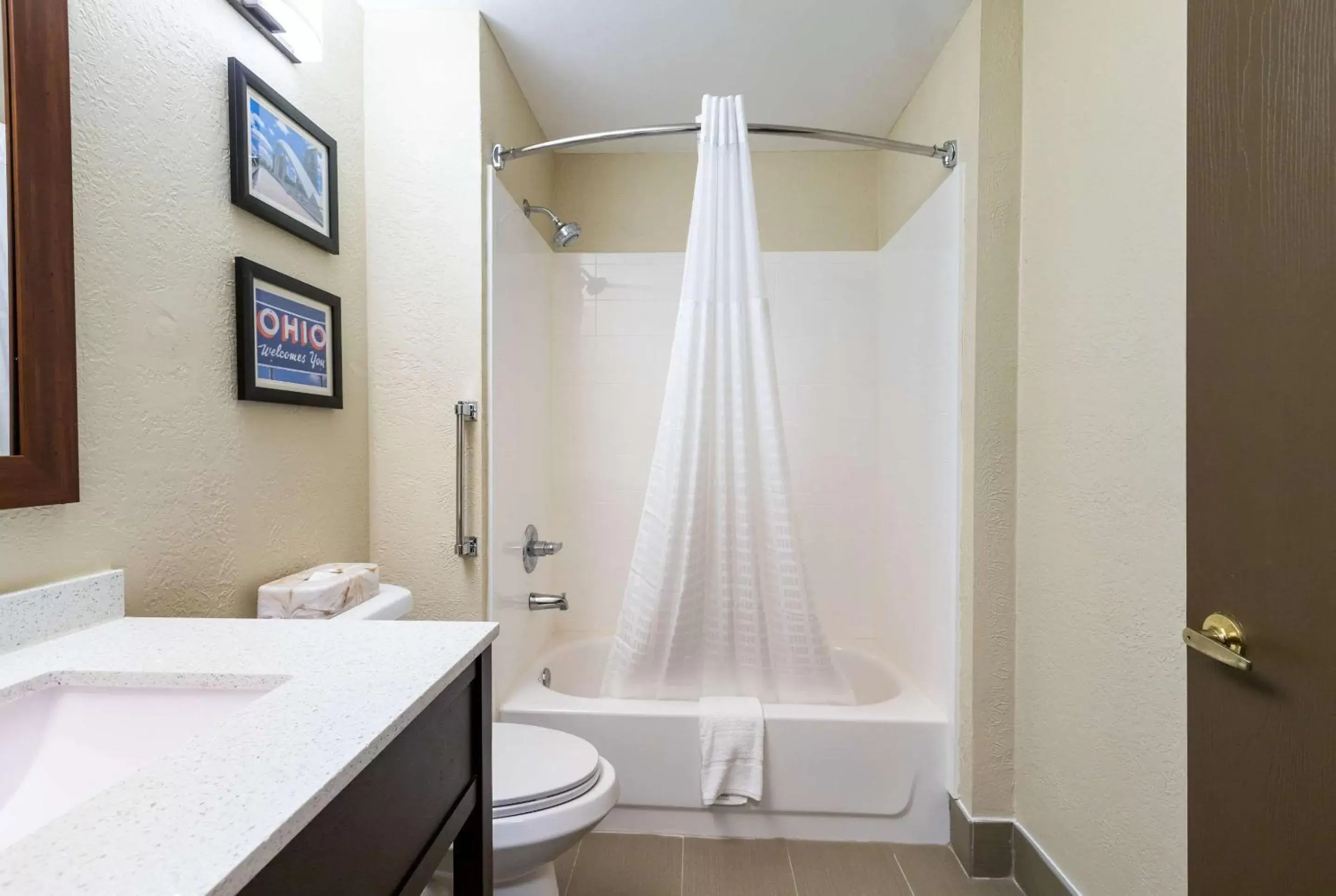 Bathroom in Comfort Inn & Suites Fairborn near Wright Patterson AFB