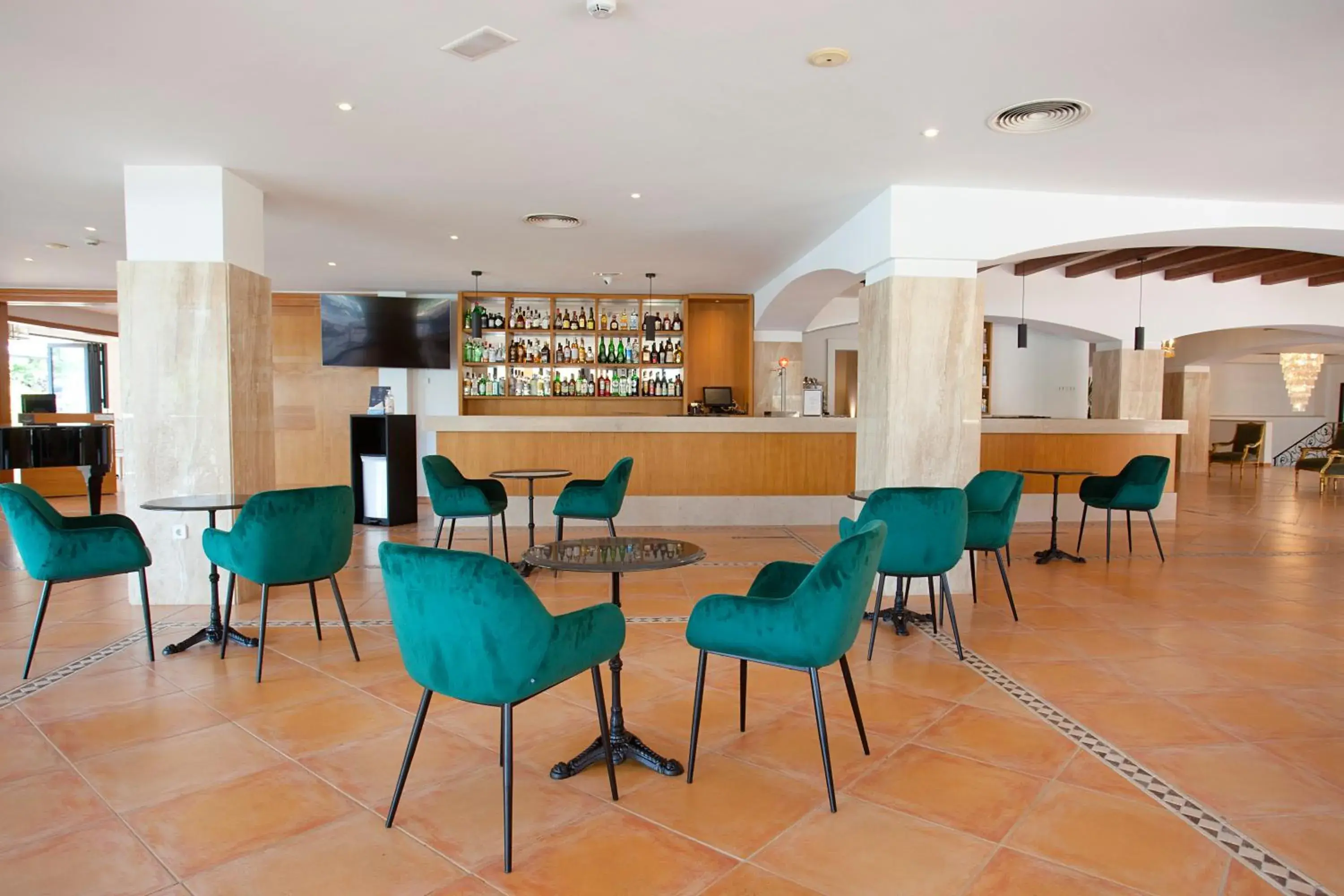 Lounge or bar, Lounge/Bar in Mon Port Hotel & Spa