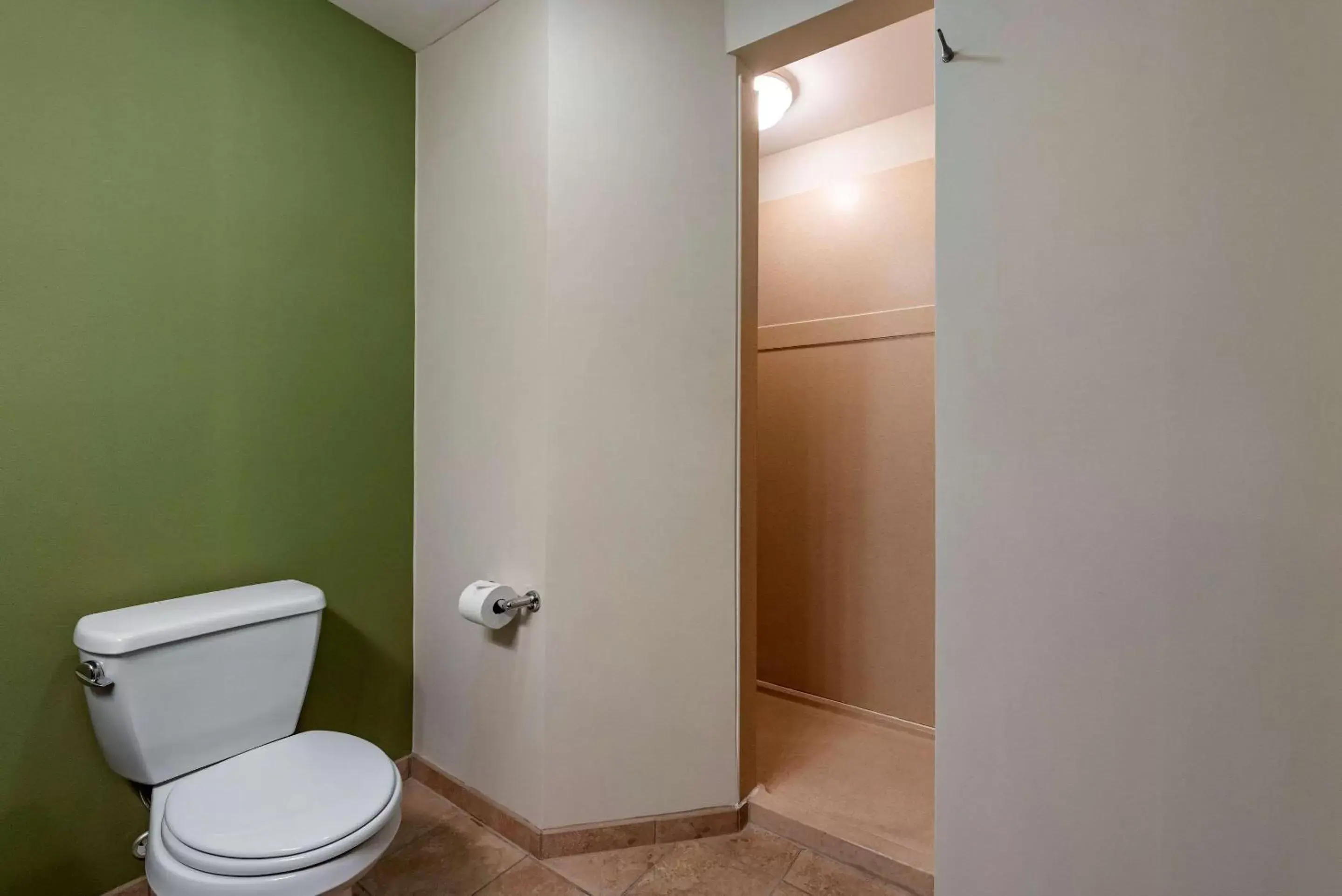 Bedroom, Bathroom in Sleep Inn & Suites Oakley I-70