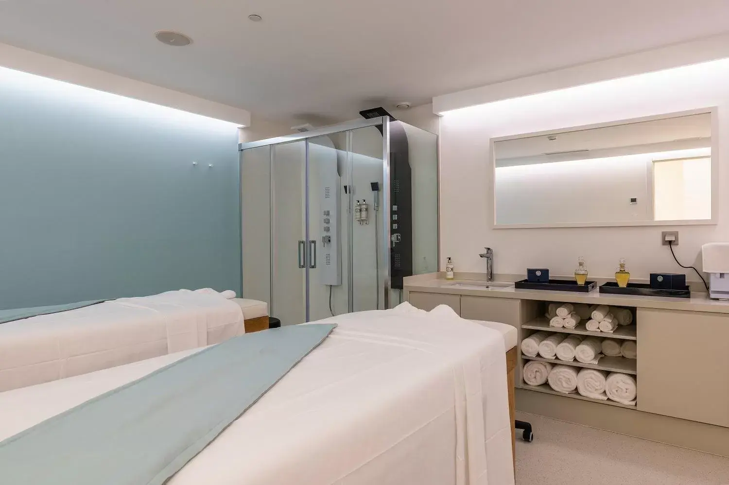 Massage, Bathroom in Regency Salgados Hotel & Spa