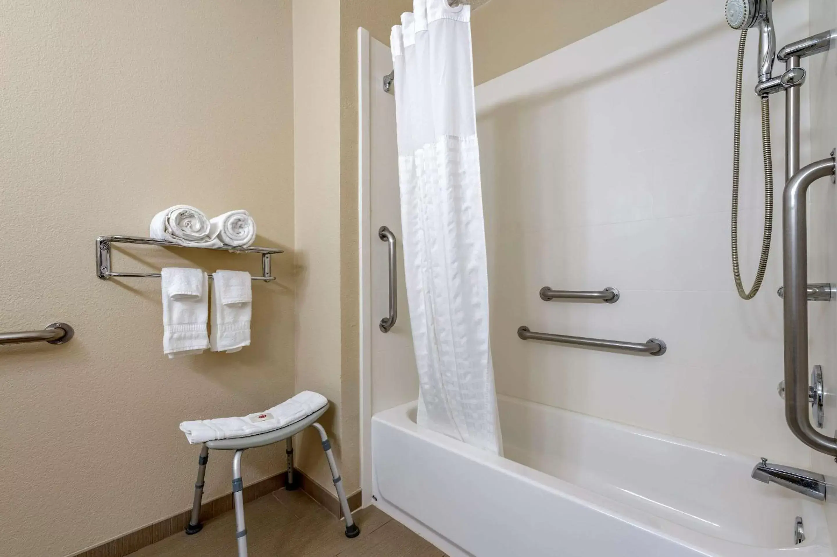 Bathroom in Comfort Inn Near Kokomo Speedway