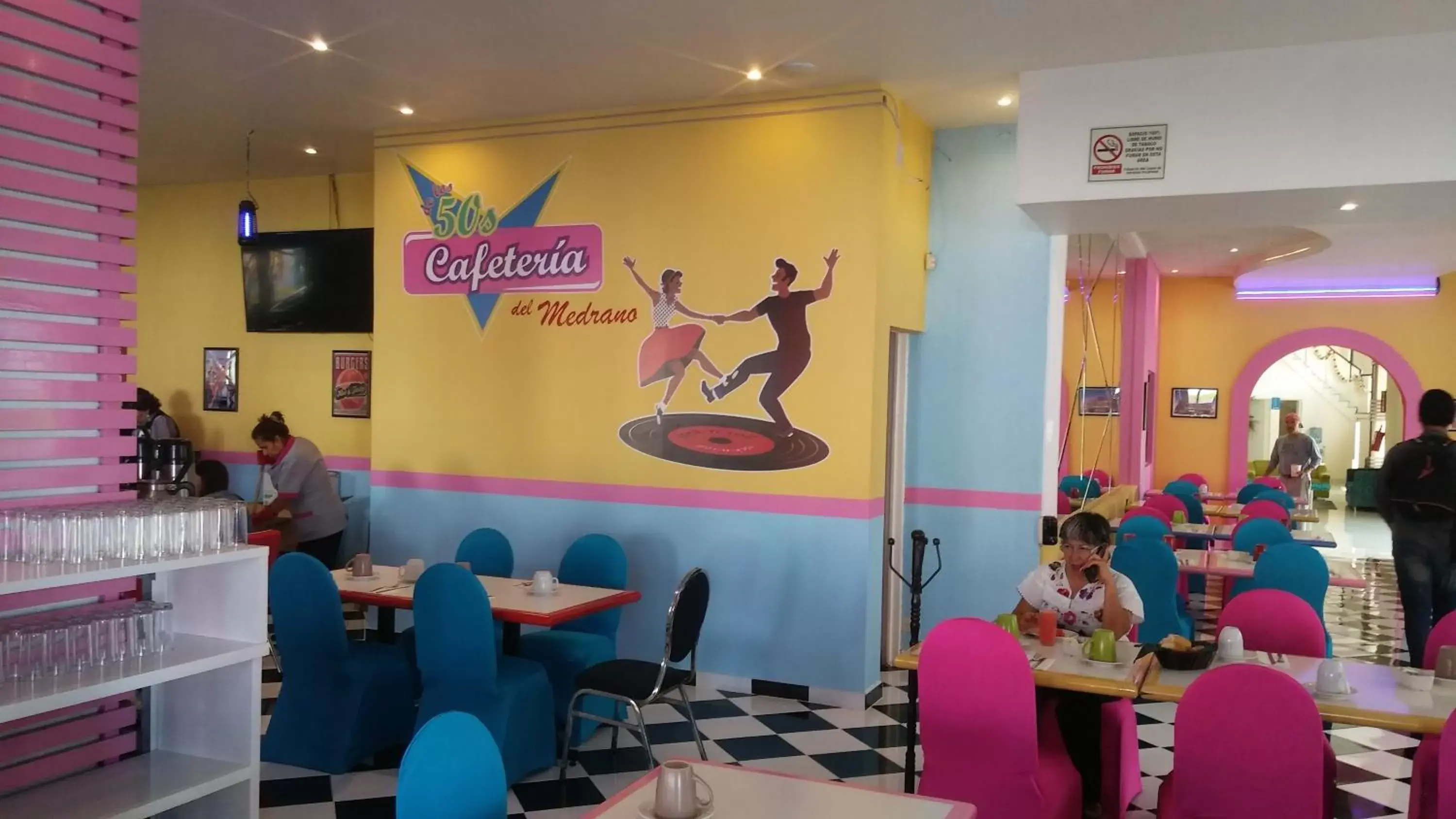 Restaurant/Places to Eat in Hotel Medrano Temáticas and Business Rooms Aguascalientes