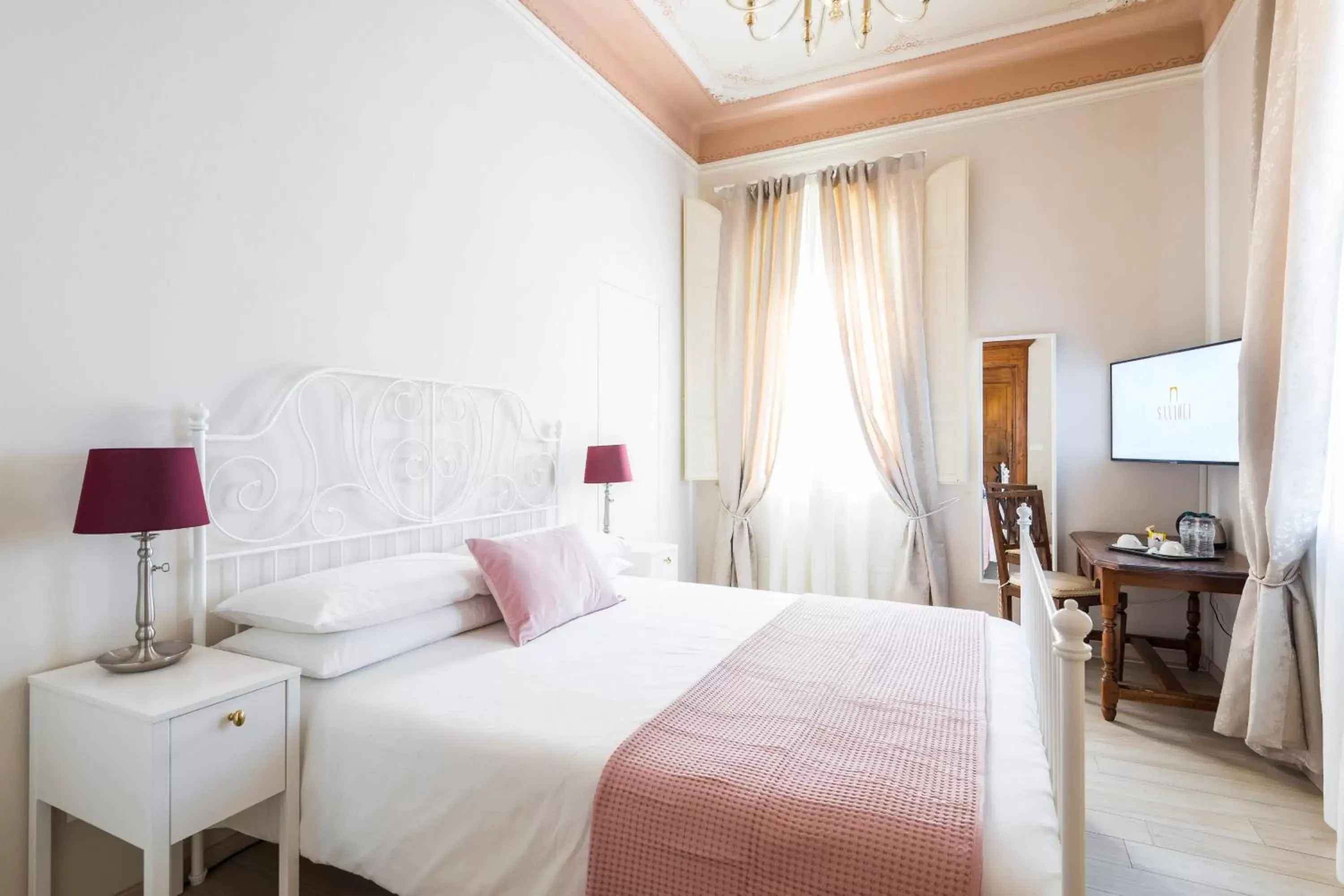 Photo of the whole room, Bed in Villa Savioli Room & Breakfast