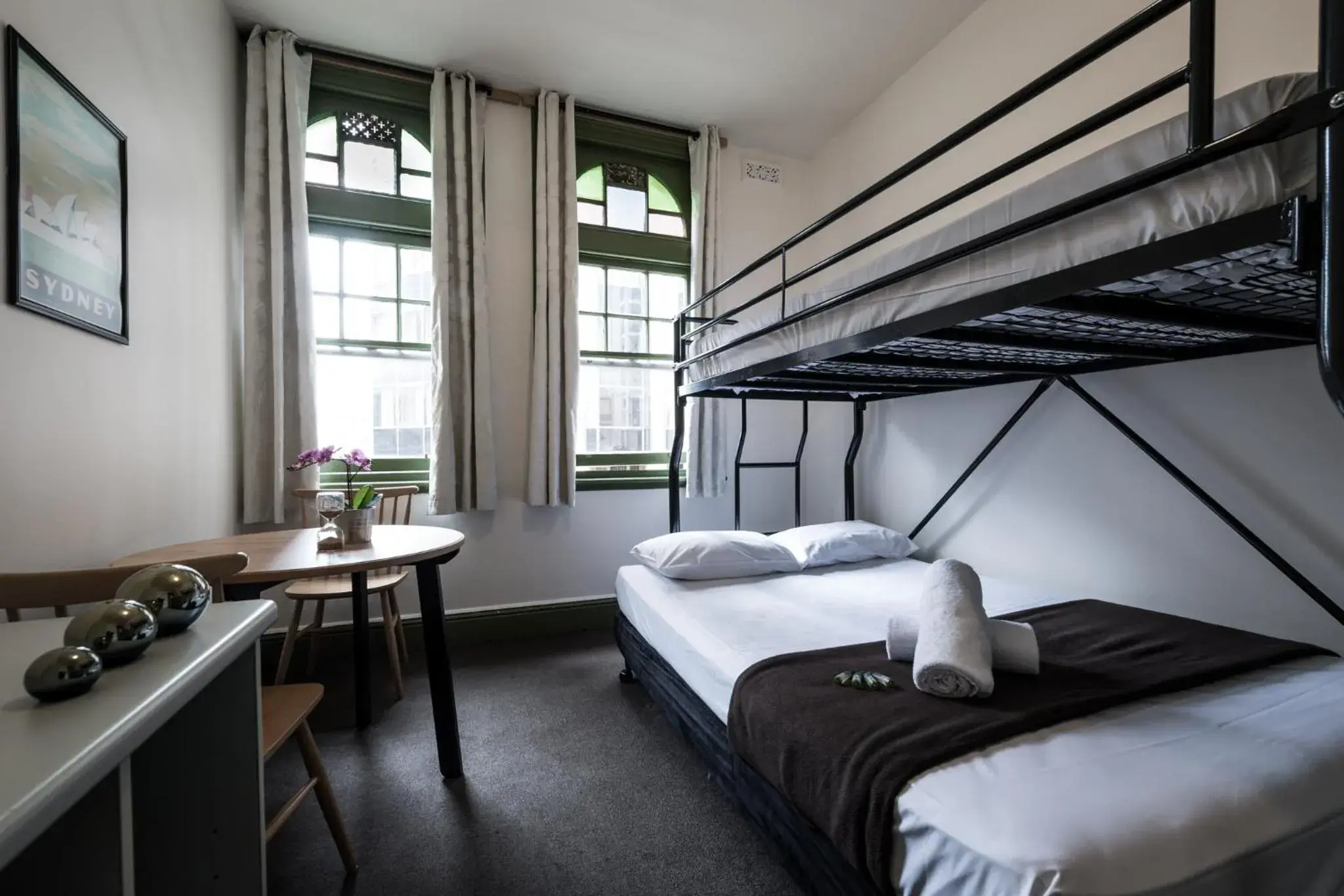 Double or Twin Room with Shared Bathroom in Sydney Central Inn Double or Twin Room with Shared Bathroom in Sydney Central Inn