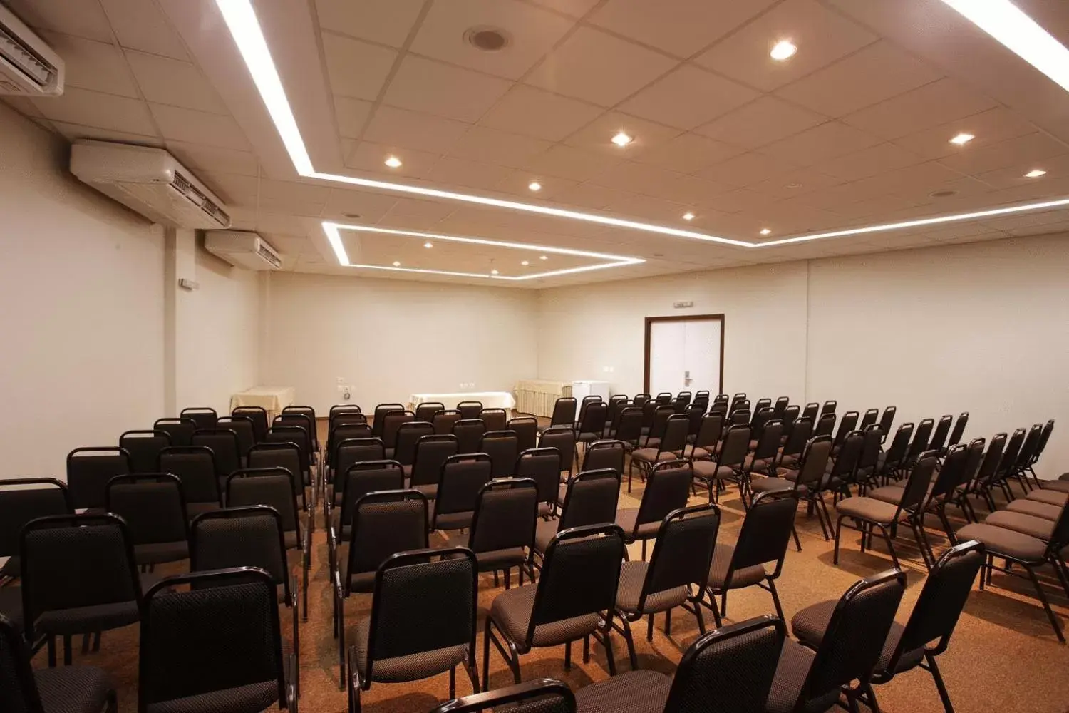 Business facilities in Executive Inn Hotel