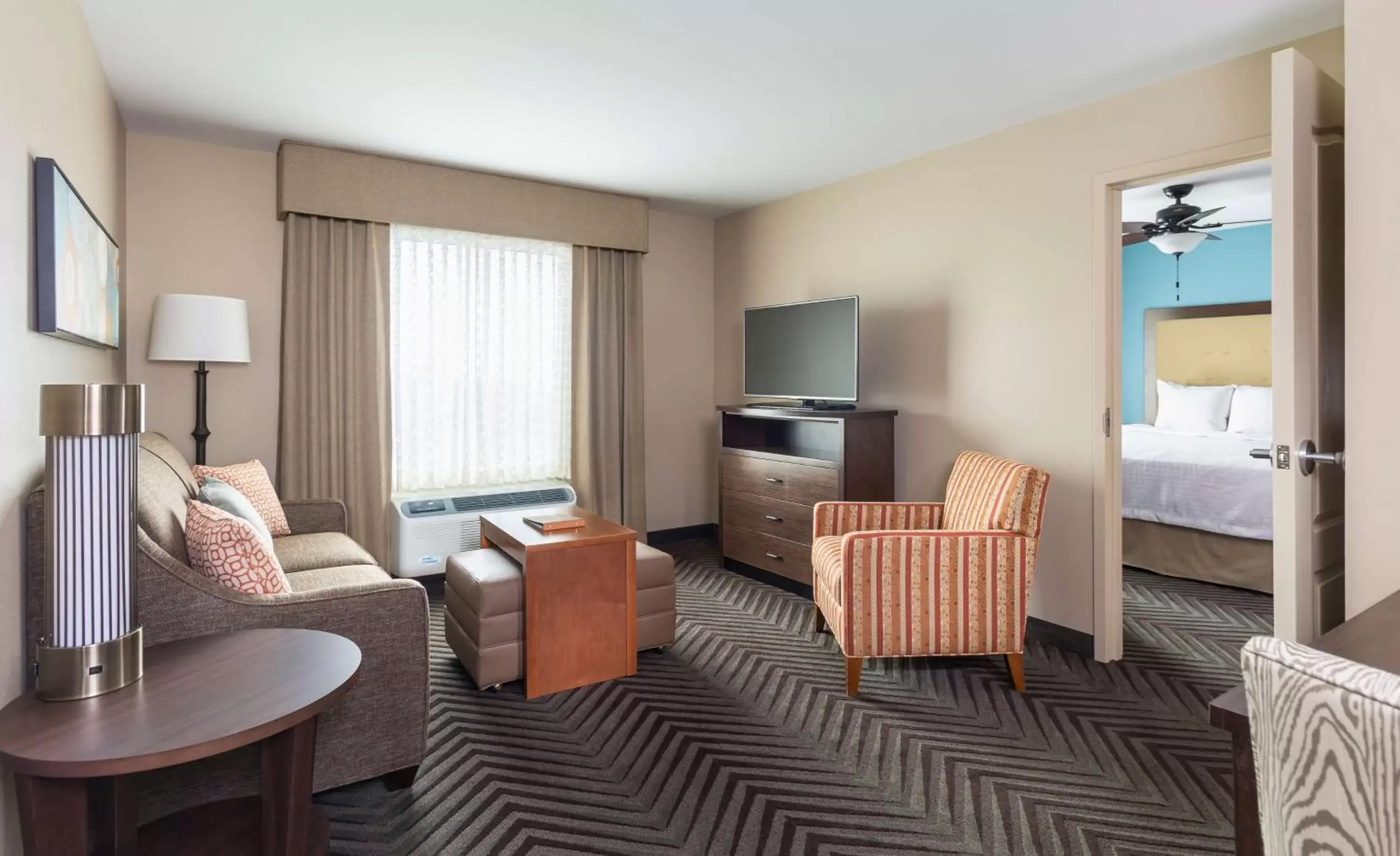Bedroom, Seating Area in Homewood Suites by Hilton Akron/Fairlawn
