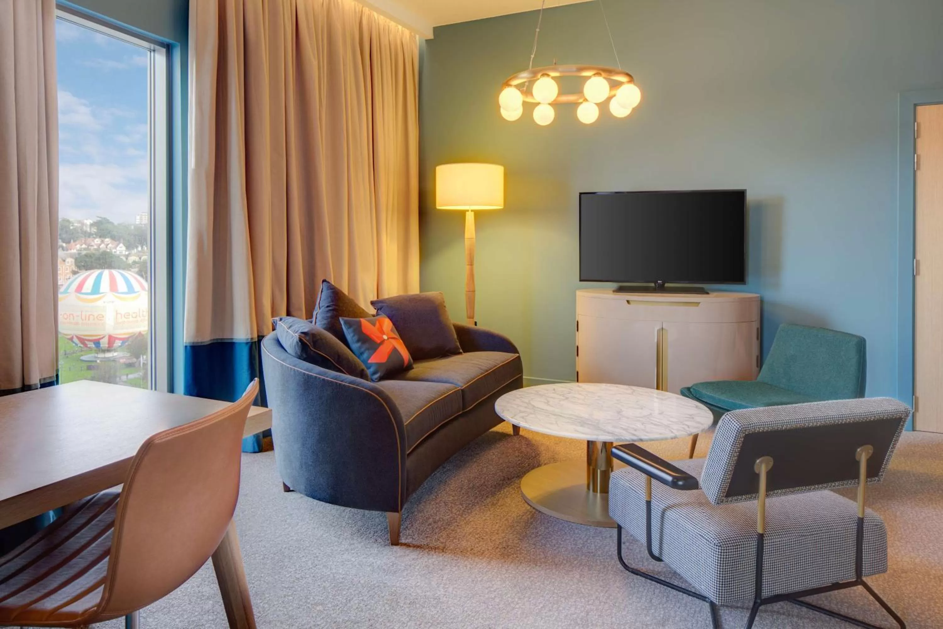 Living room in Hilton Bournemouth