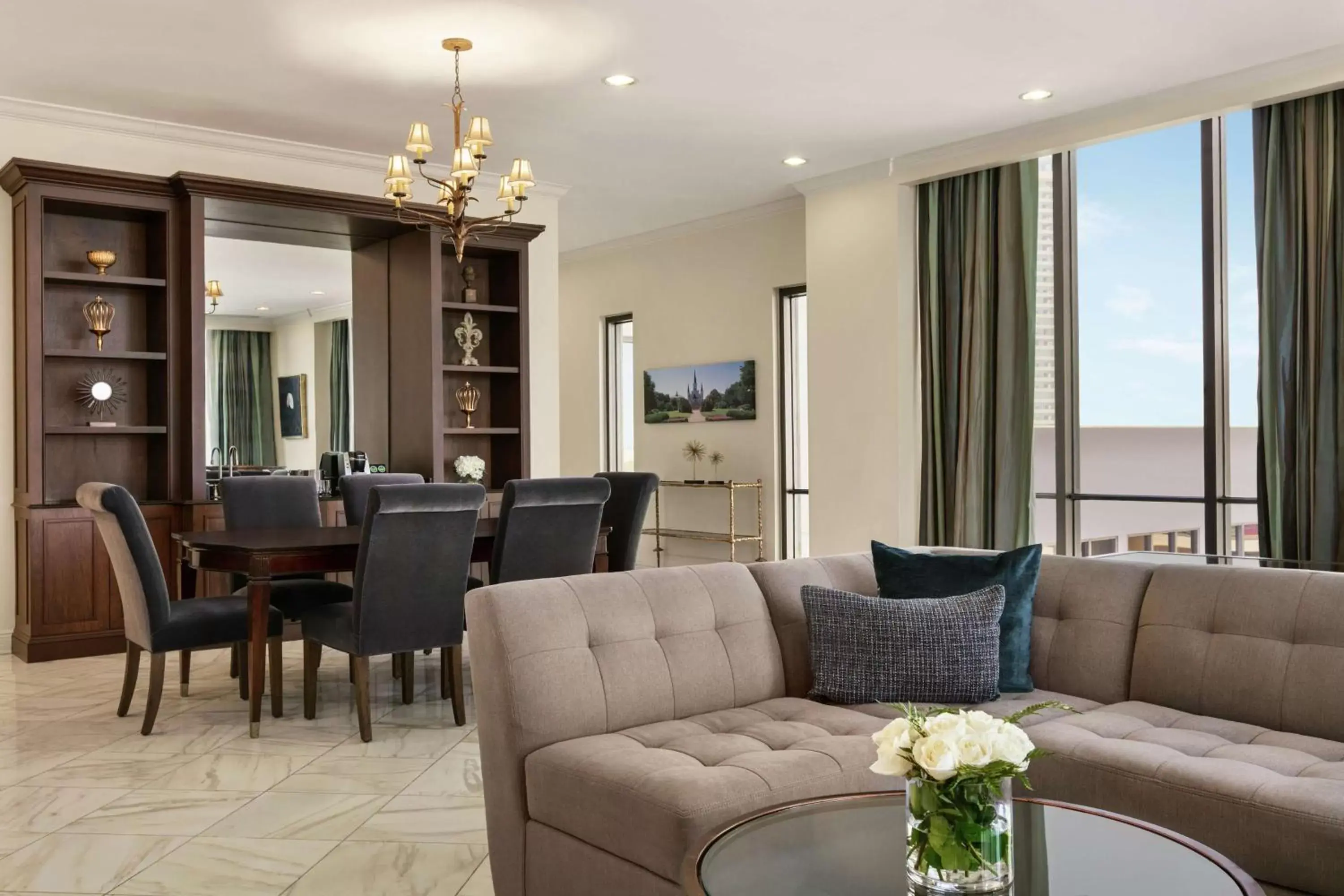 Living room, Seating Area in DoubleTree by Hilton New Orleans