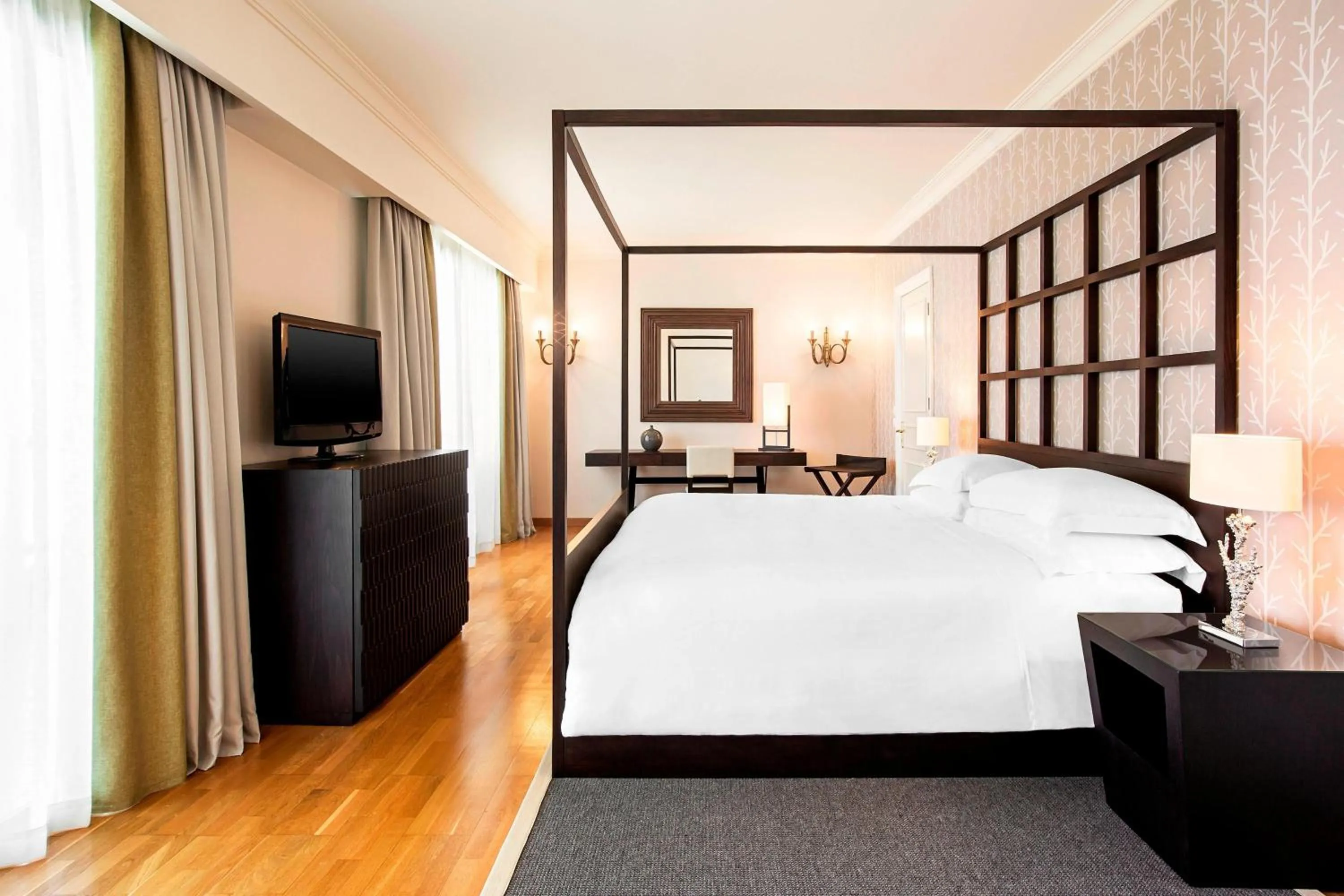 Photo of the whole room, Bed in Sheraton Rhodes Resort