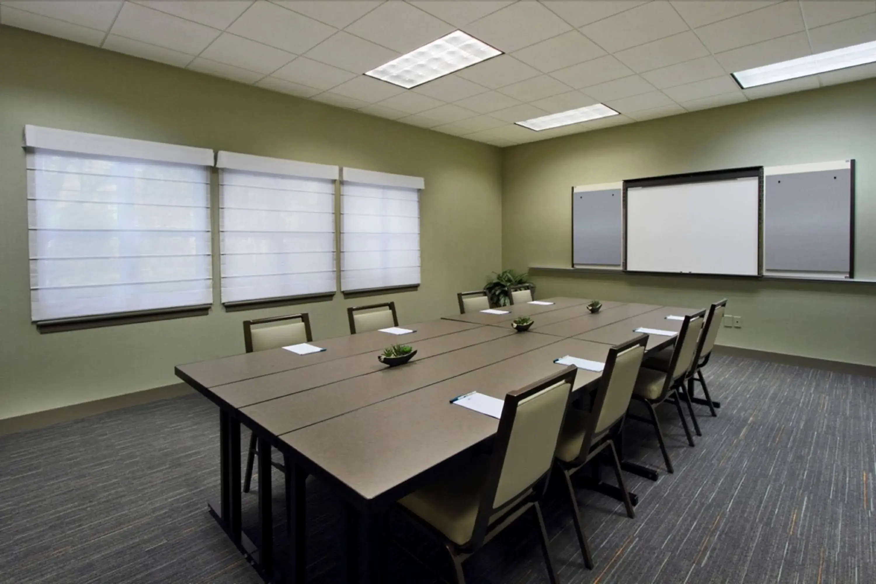 Meeting/conference room in Homewood Suites by Hilton Newark Fremont