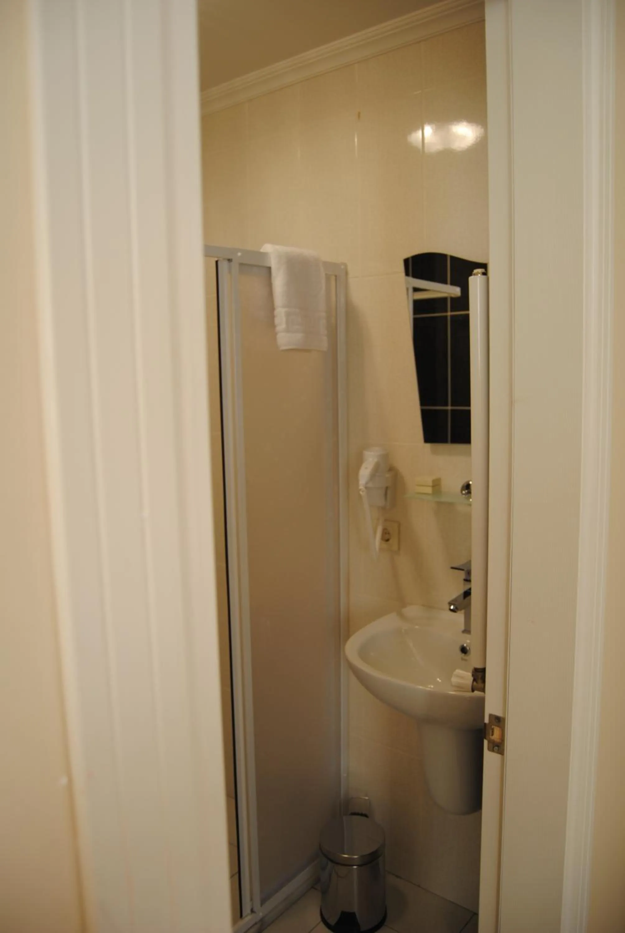 Bathroom in Lotus Hotel