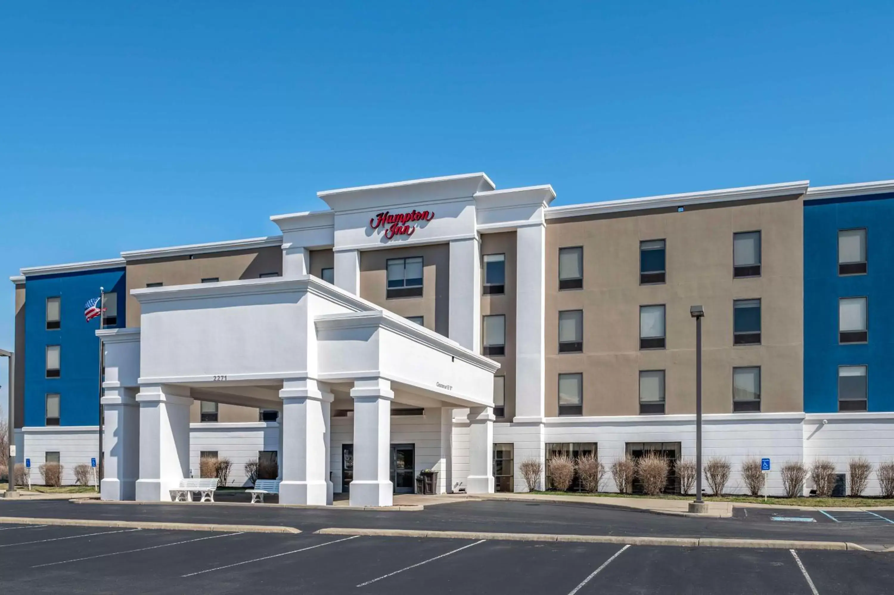 Property building in Hampton Inn Greenfield Property building in Hampton Inn Greenfield