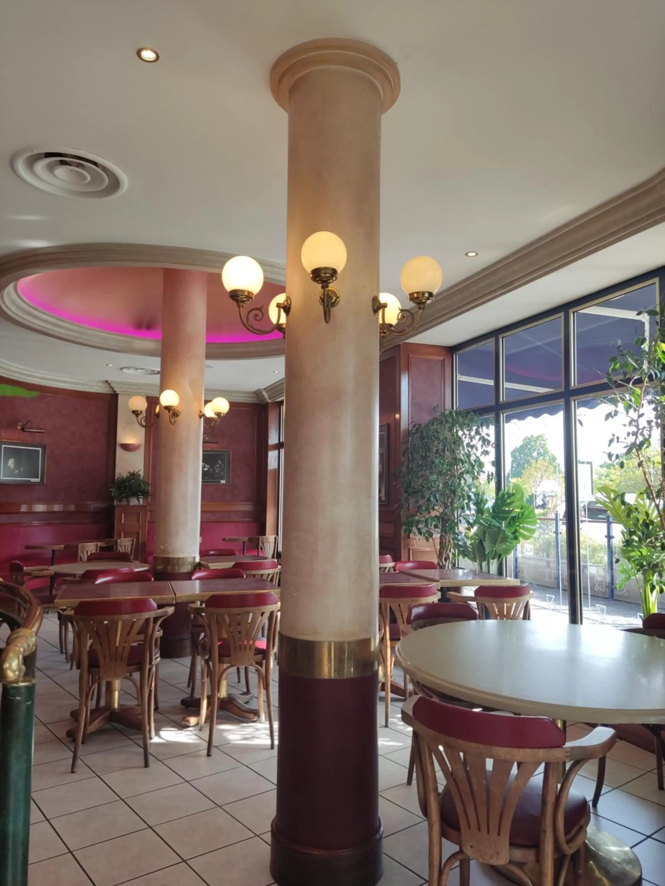 Restaurant/places to eat in Hôtel Vauban