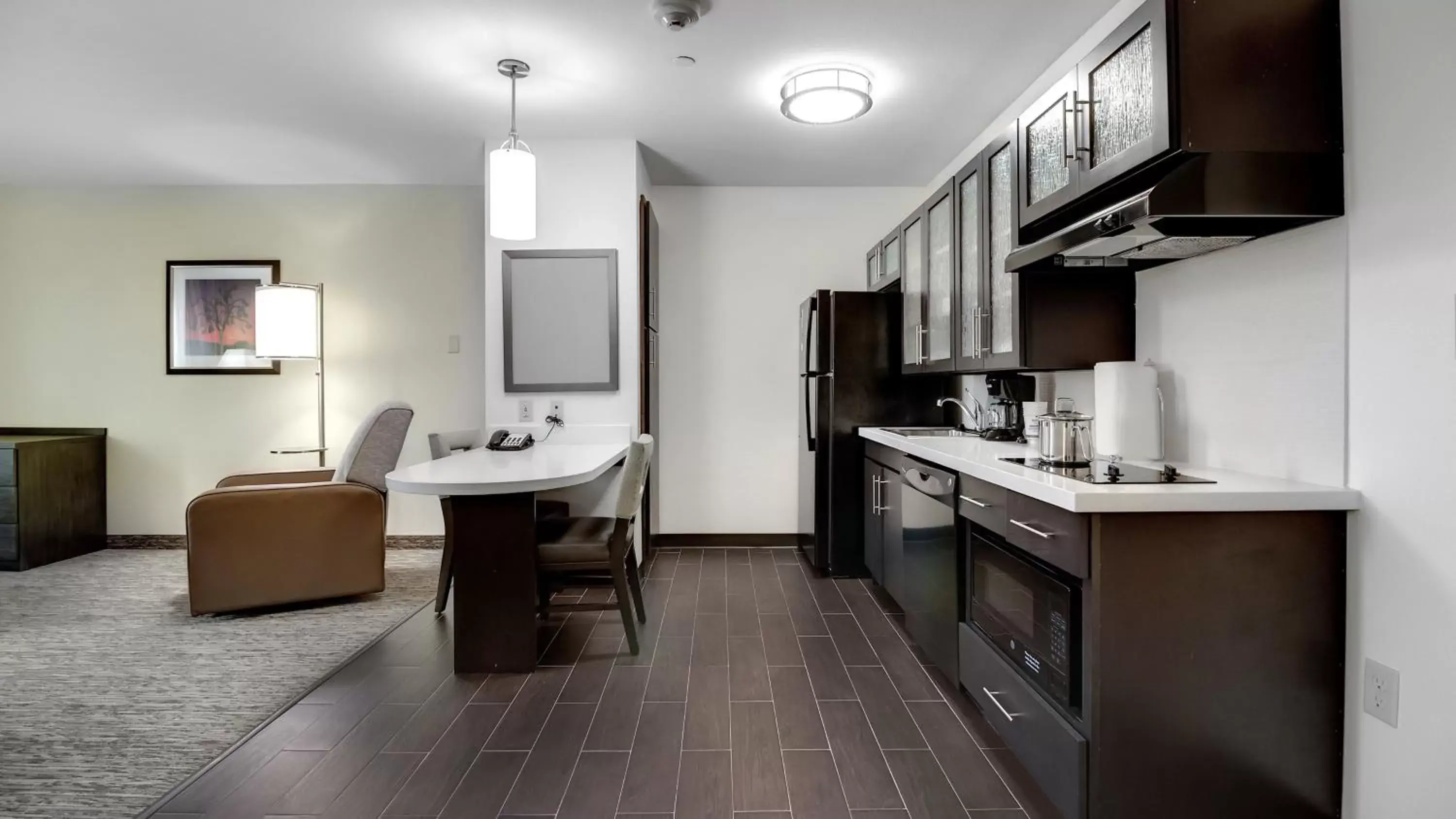 Photo of the whole room, Kitchen/Kitchenette in Candlewood Suites Waco, an IHG Hotel