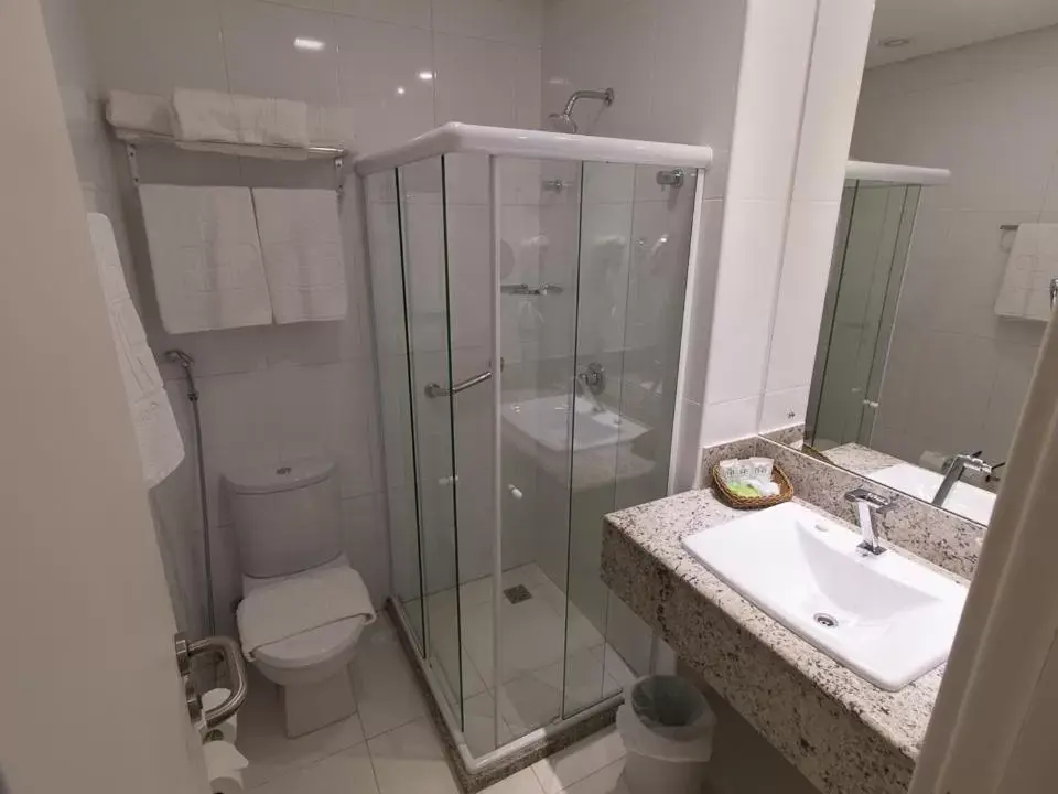 Shower, Bathroom in Real Classic Bahia Hotel
