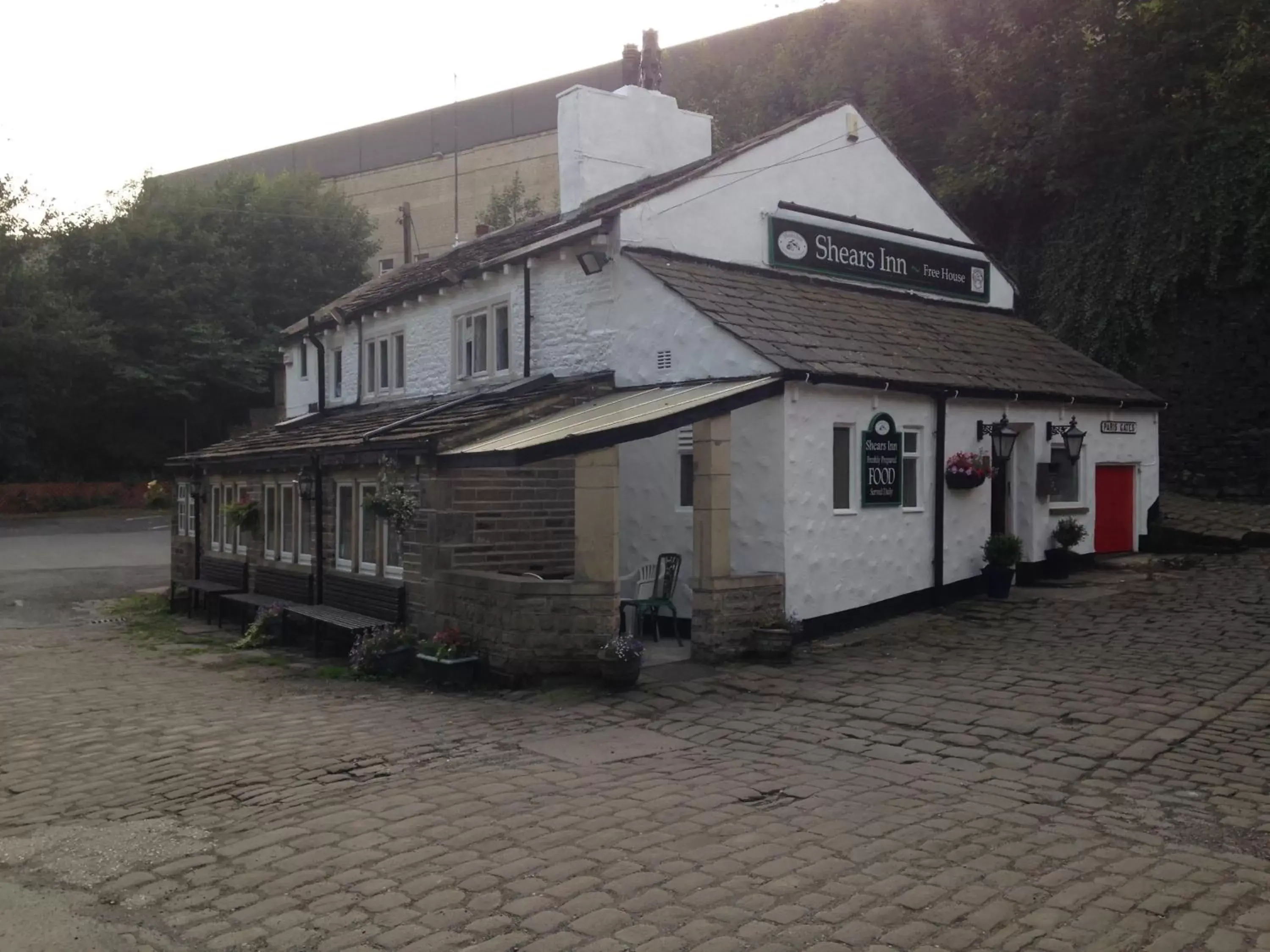 Property Building in Shears Inn