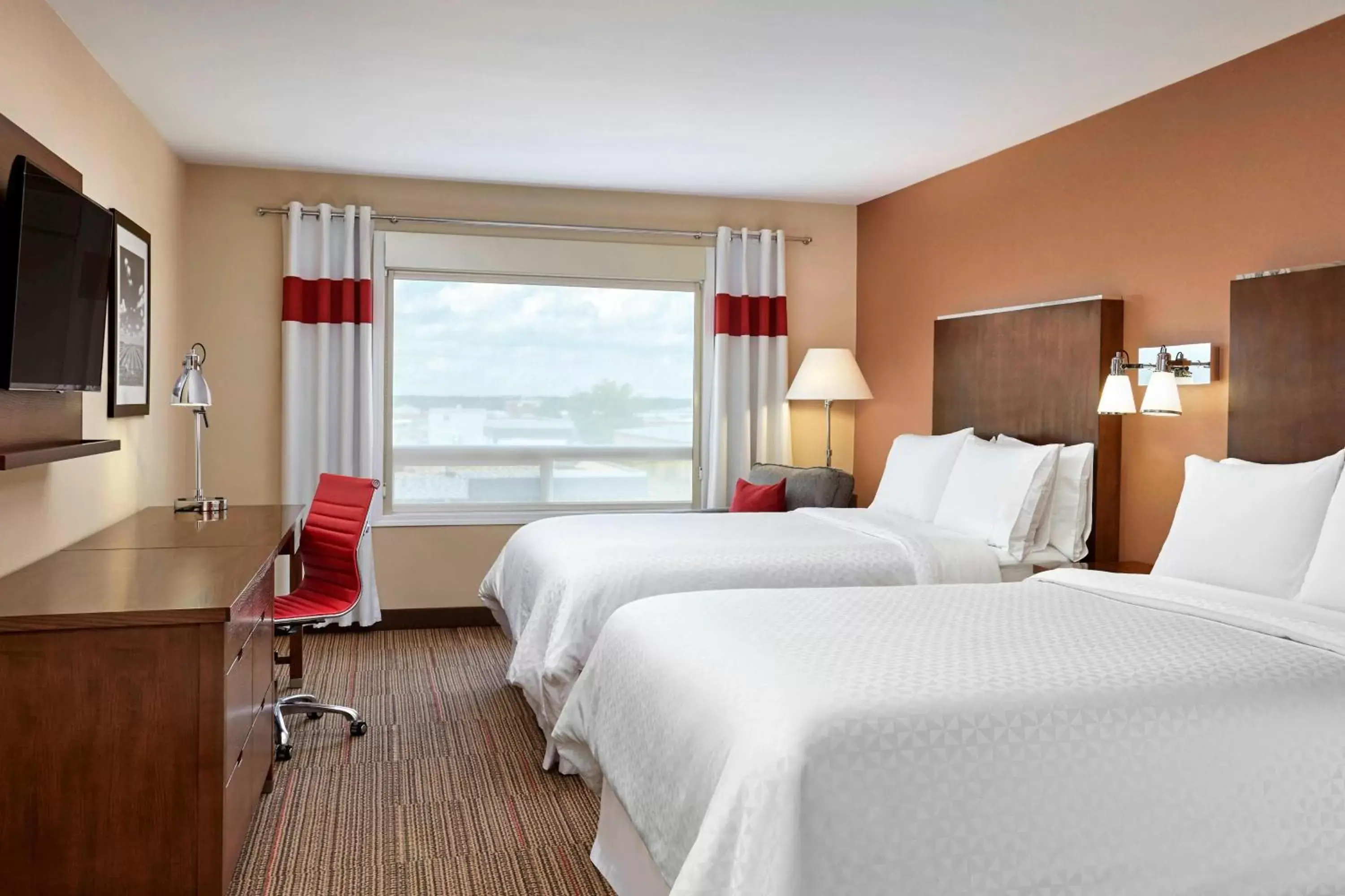 Guest room, 2 Queen in Four Points by Sheraton Regina
