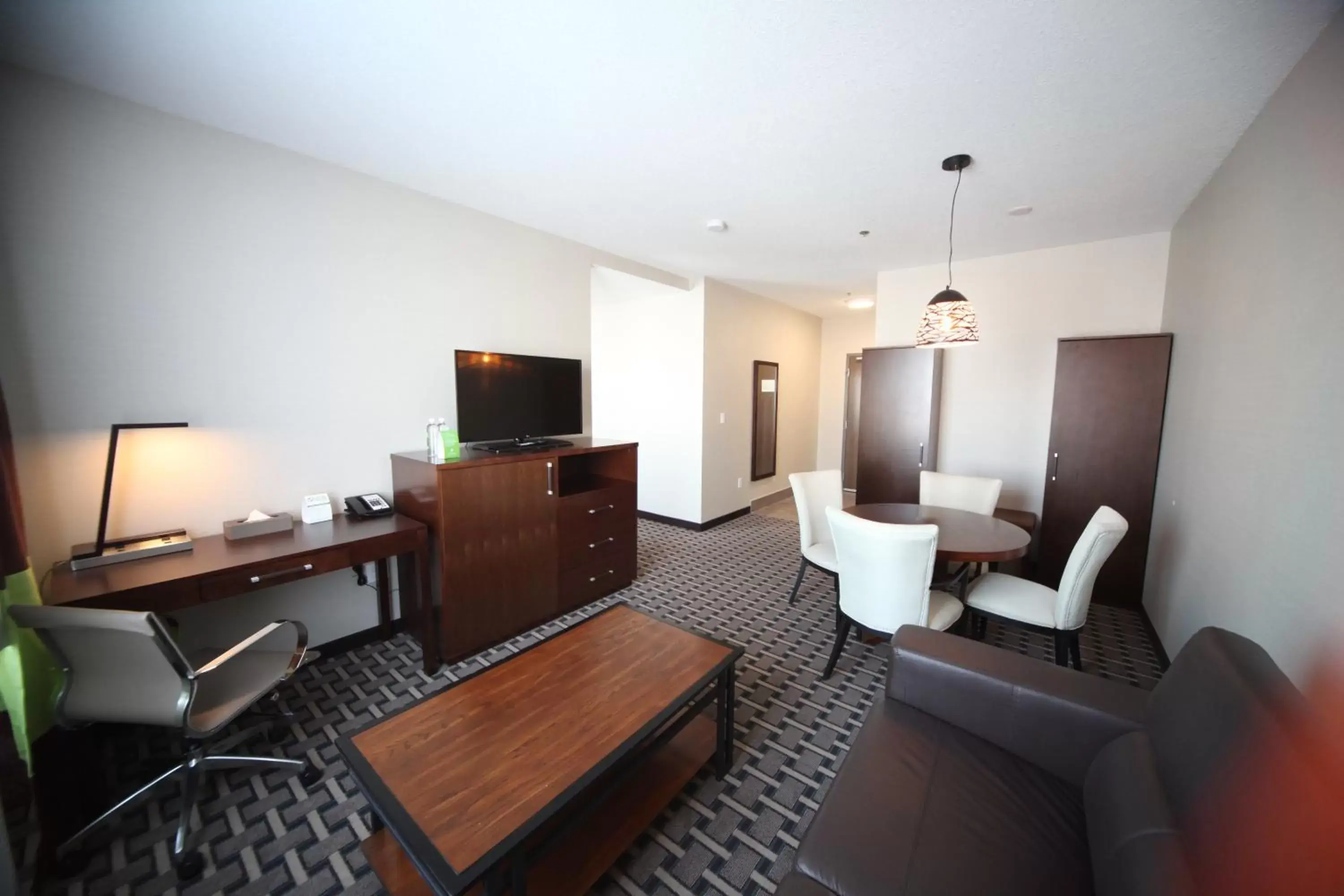 TV and multimedia, Seating Area in Wyndham Garden Edmonton Airport