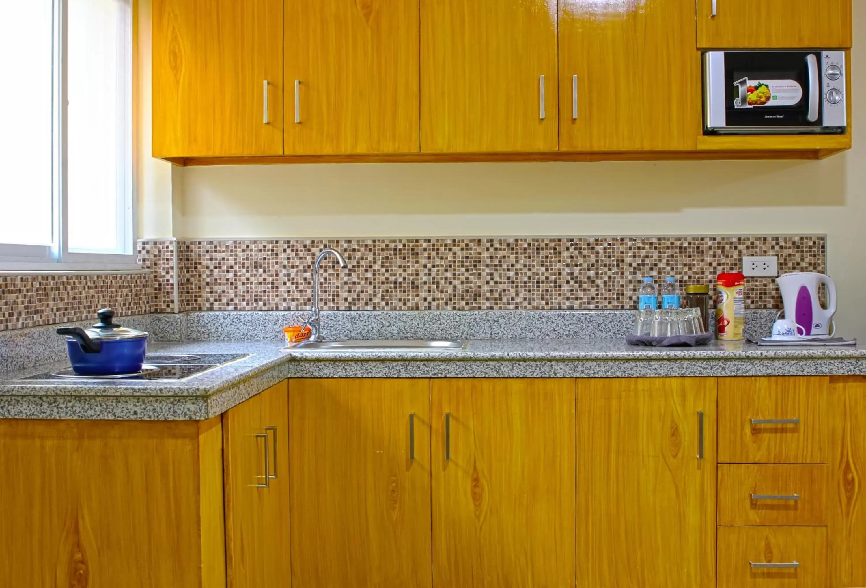 Dining area, Kitchen/Kitchenette in Laciaville Resort and Hotel