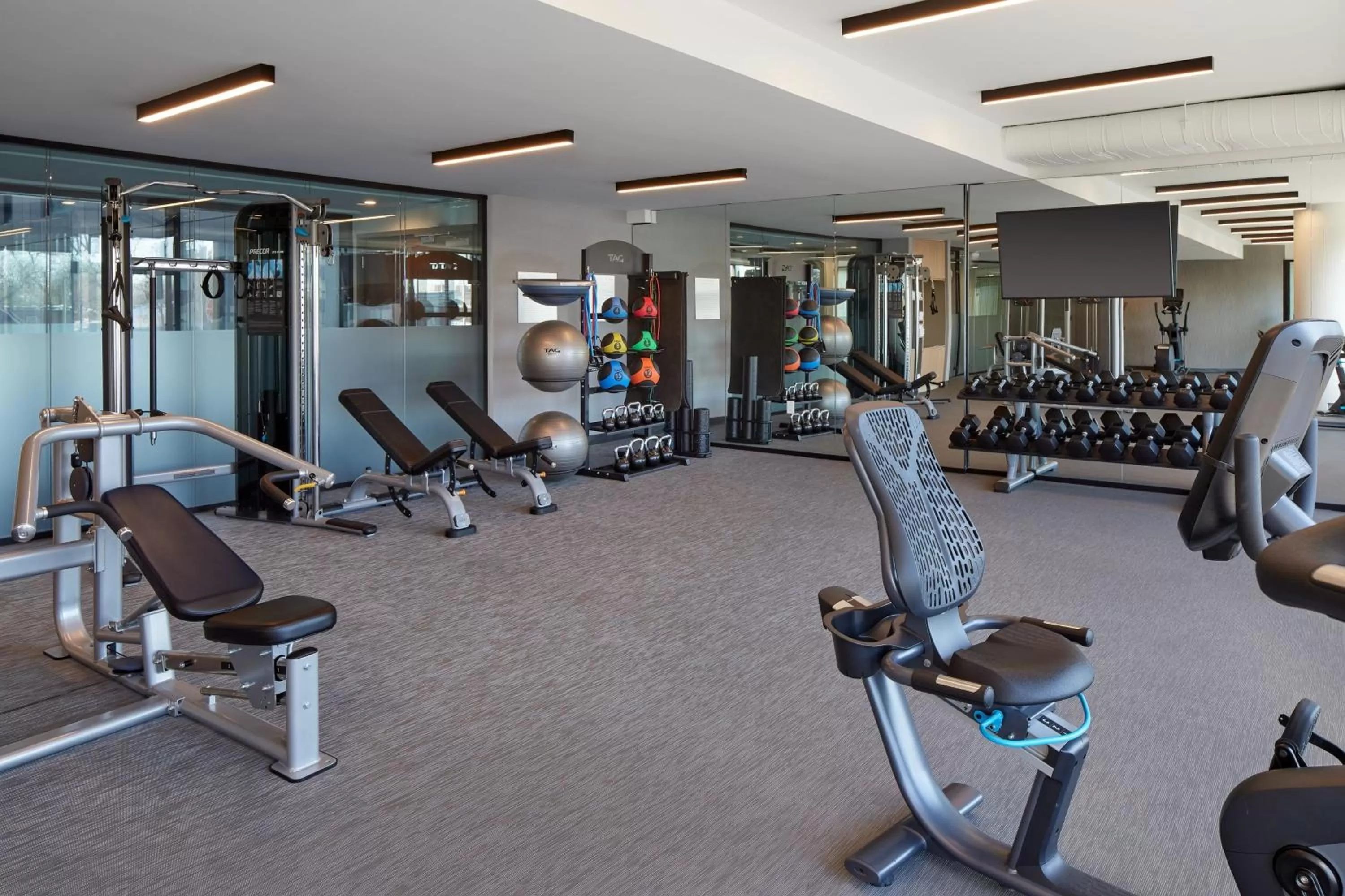 Fitness centre/facilities in Residence Inn Montreal Midtown