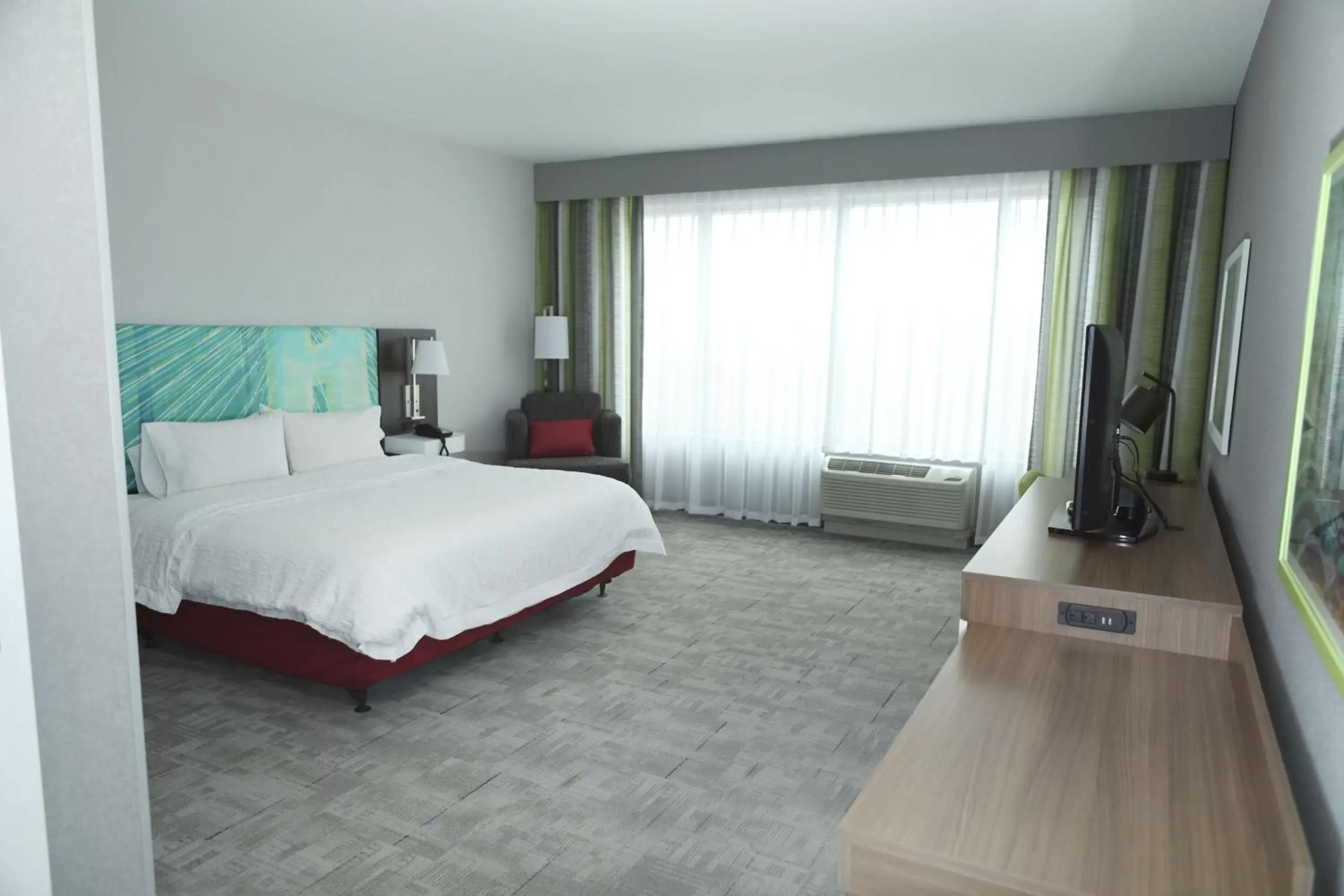 Bedroom in Hampton Inn & Suites Burlington